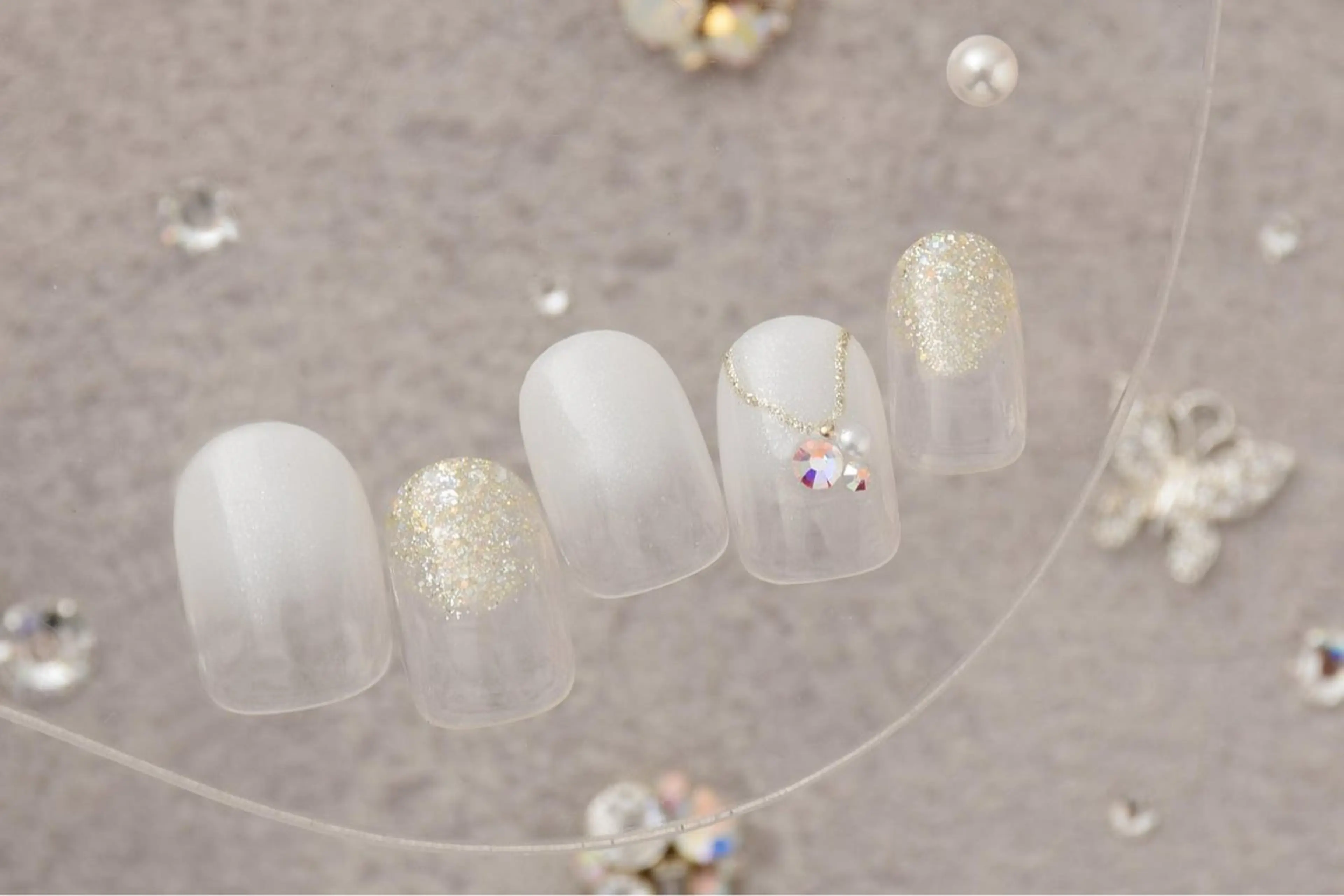 ネイル 鈴木 麻理絵のネイルデザイン