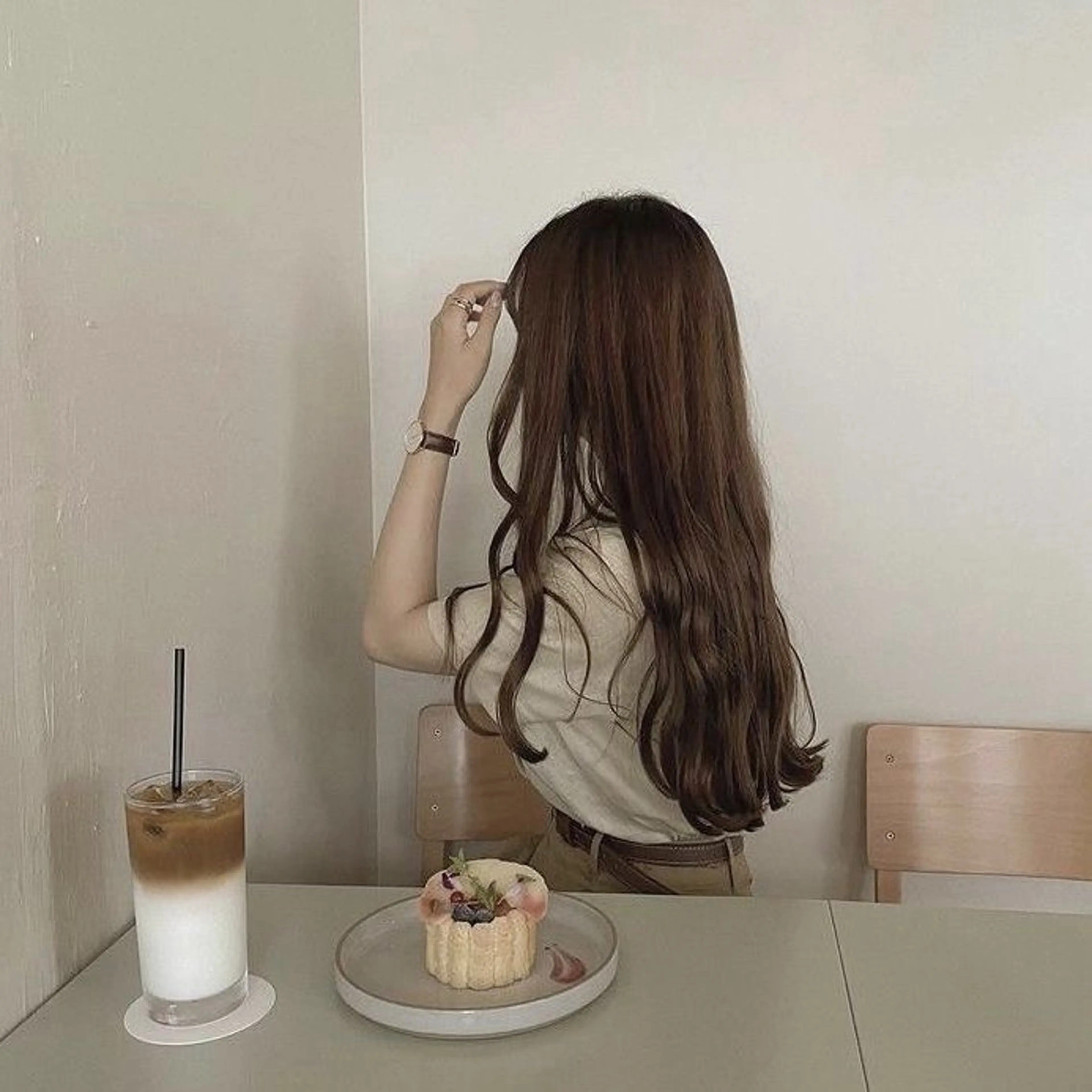 ロング カラー ヘアカラー トリートメント ヘッドスパ ヘアセット 韓国トレンドカット カラー🤍しゅうじのヘアスタイル