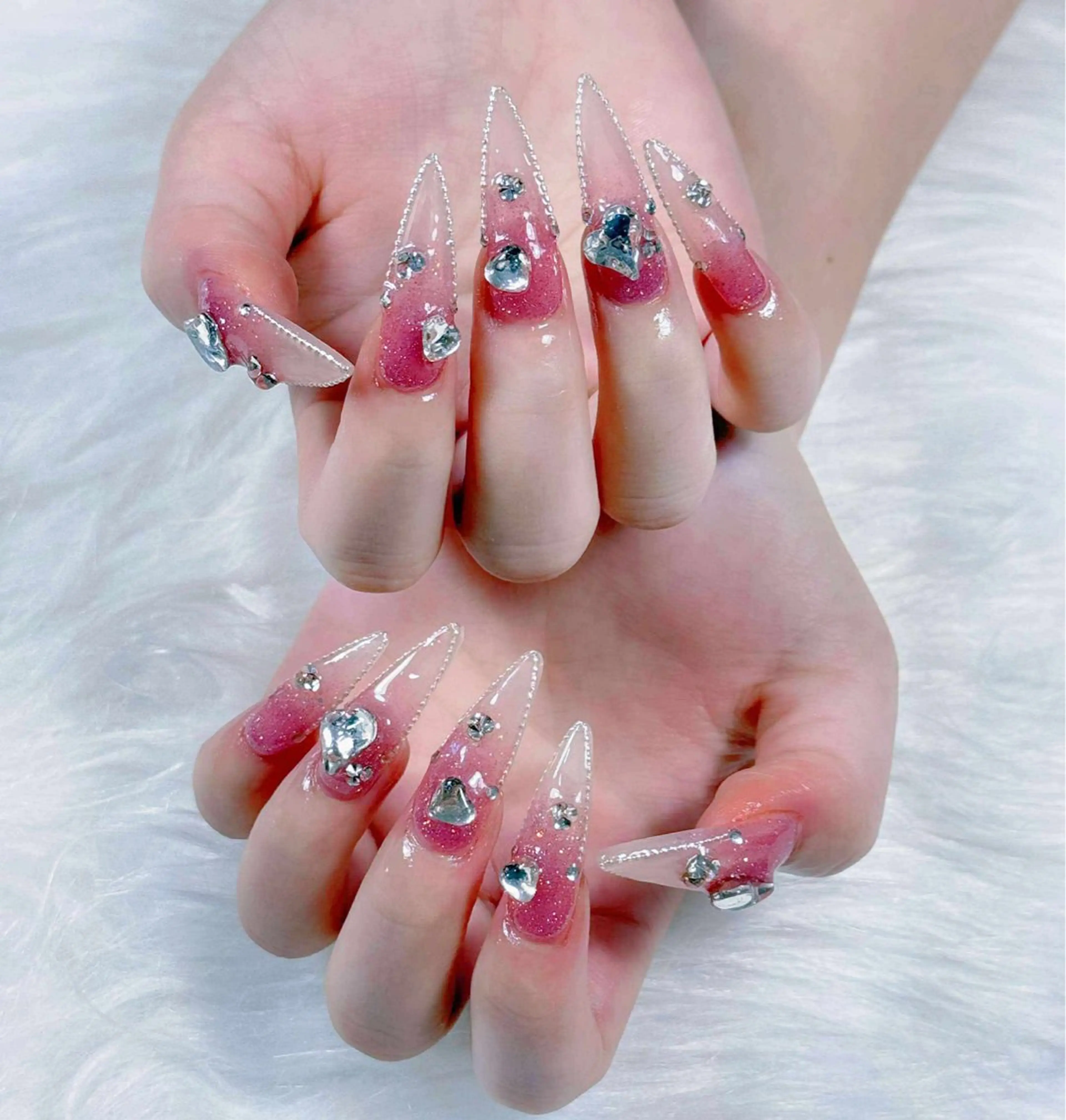 ネイル 長さ出し フレンチネイル グラデーション キラキラネイル 韓国ネイル ハンドネイル Hana Nail Salonのネイルデザイン