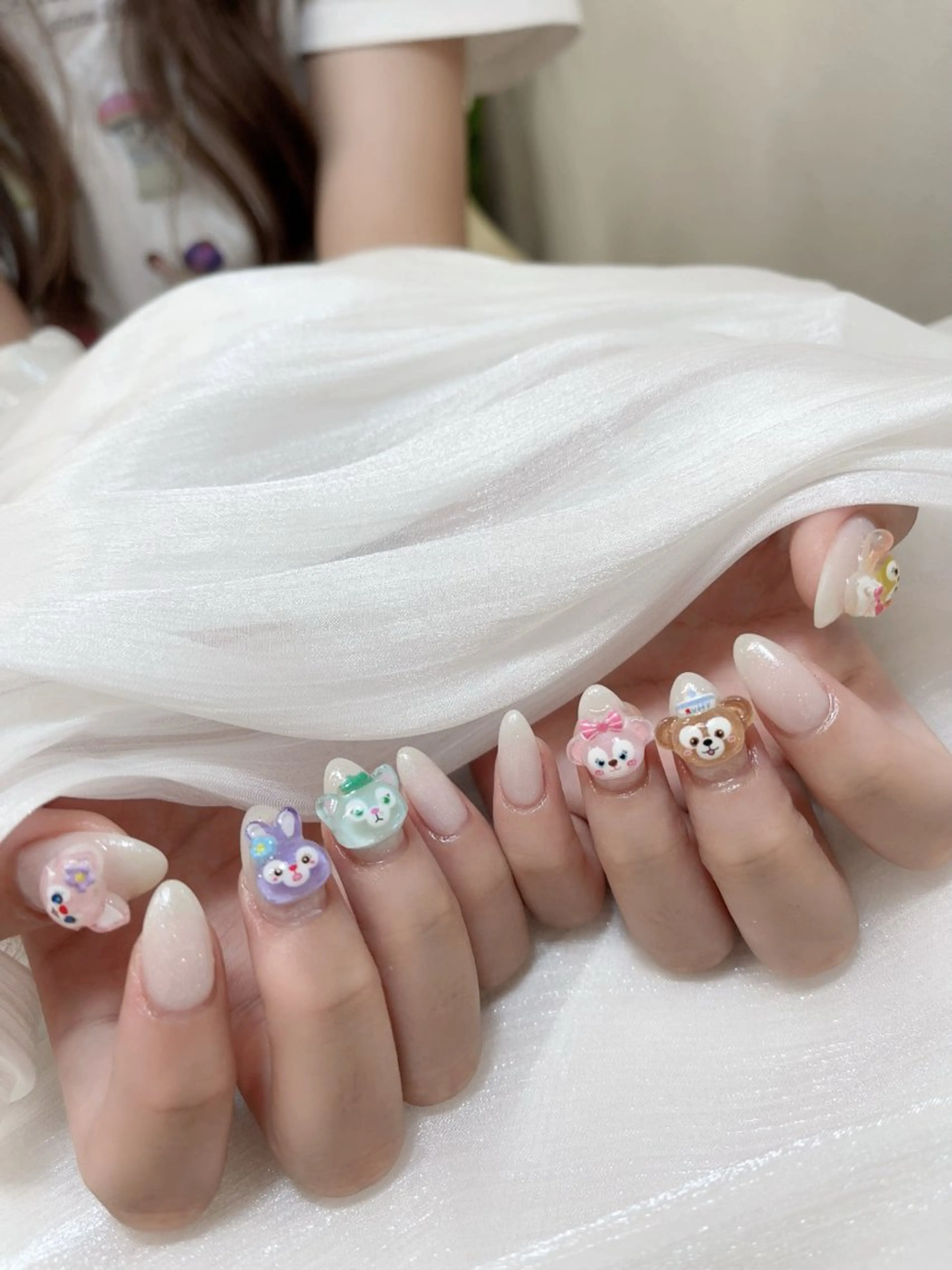 ネイル チークネイル フレンチネイル グラデーション キラキラネイル 韓国ネイル ハンドネイル DUO MI nail salonのネイルデザイン