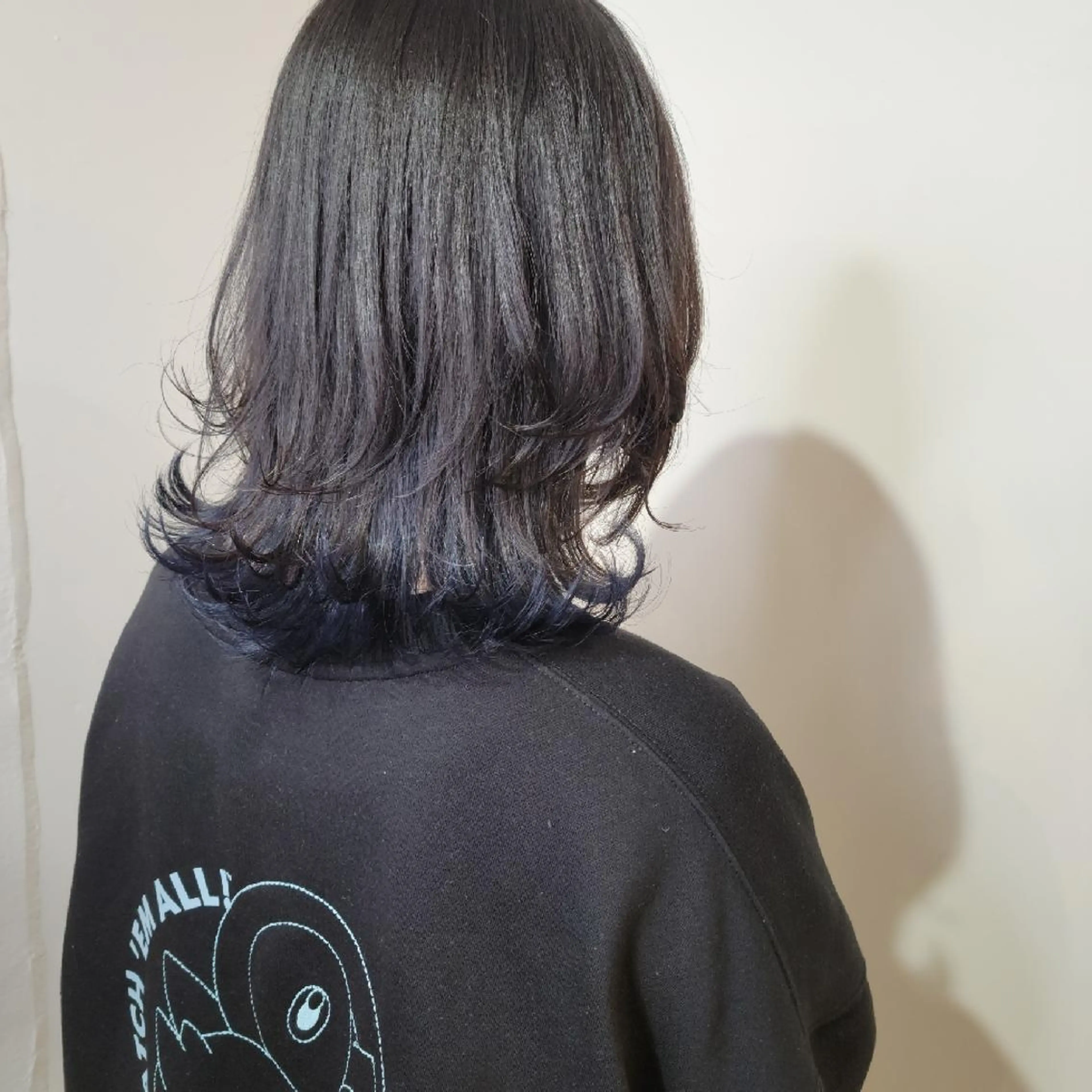 ミディアム ウルフカット カット ヘアカラー トリートメント 🇰🇷透明感×ハイ トーン🌟tomoのヘアスタイル