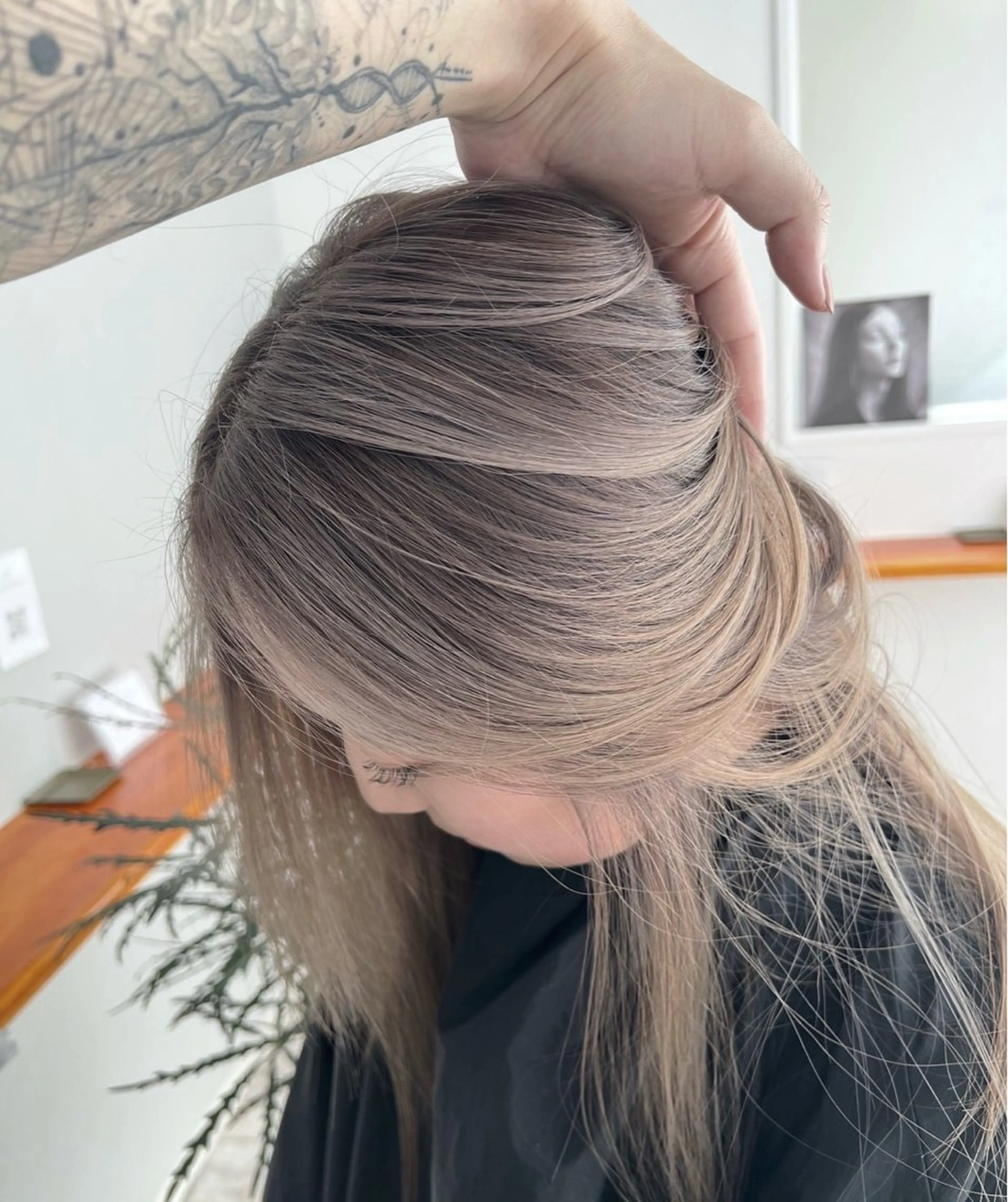 セミロング カラー バレイヤージュ ベージュカラー ホワイトベージュ レイヤーカット ヘアカラー トリートメント 指名数No.1 /NAOYAのヘアスタイル