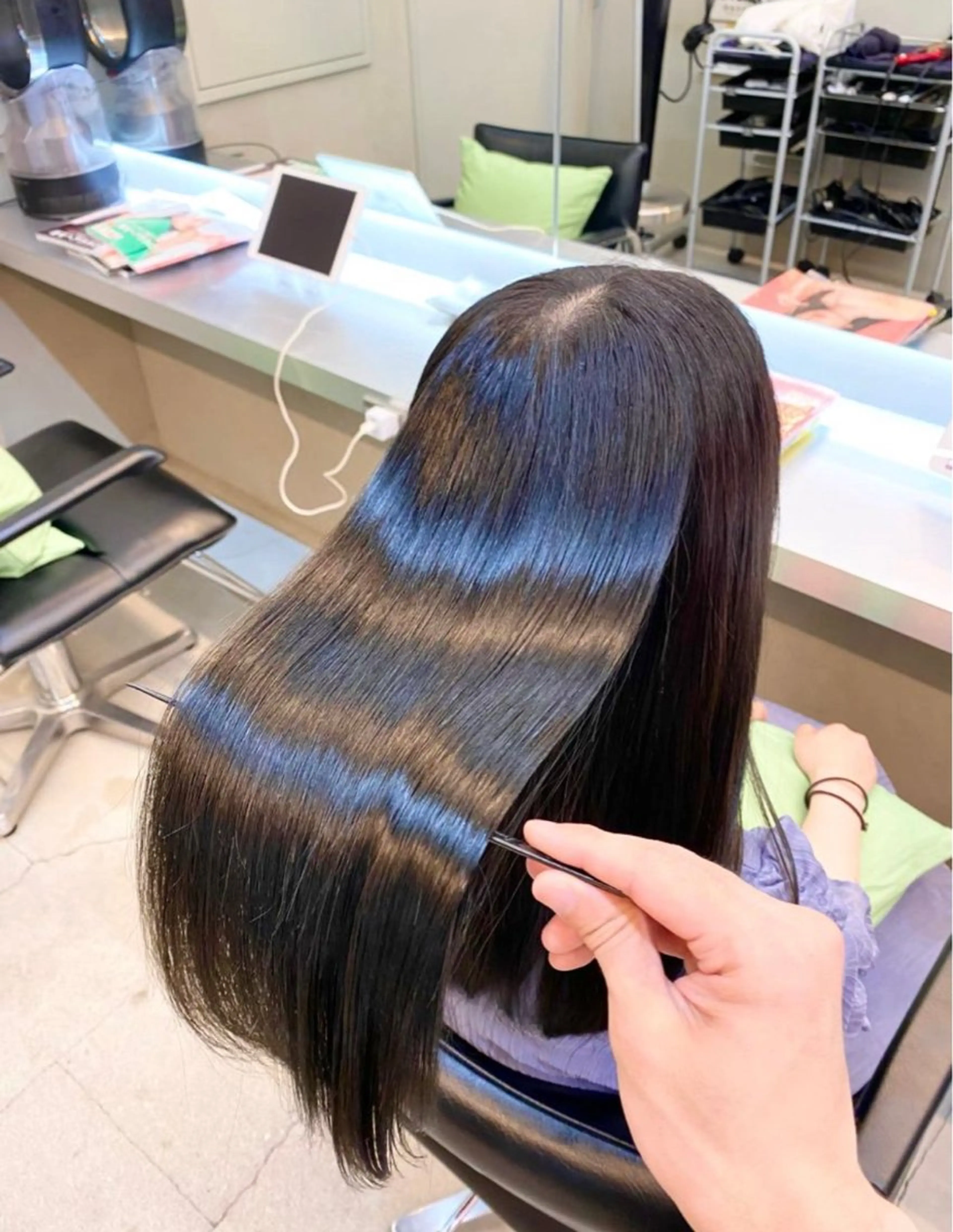 セミロング カラー パーマ 黒髪 ブリーチ ブルーカラー ブルーブラック 透明感カラー カット ヘアカラー 縮毛矯正 艶髪と透明感を ‼️/若林のヘアスタイル