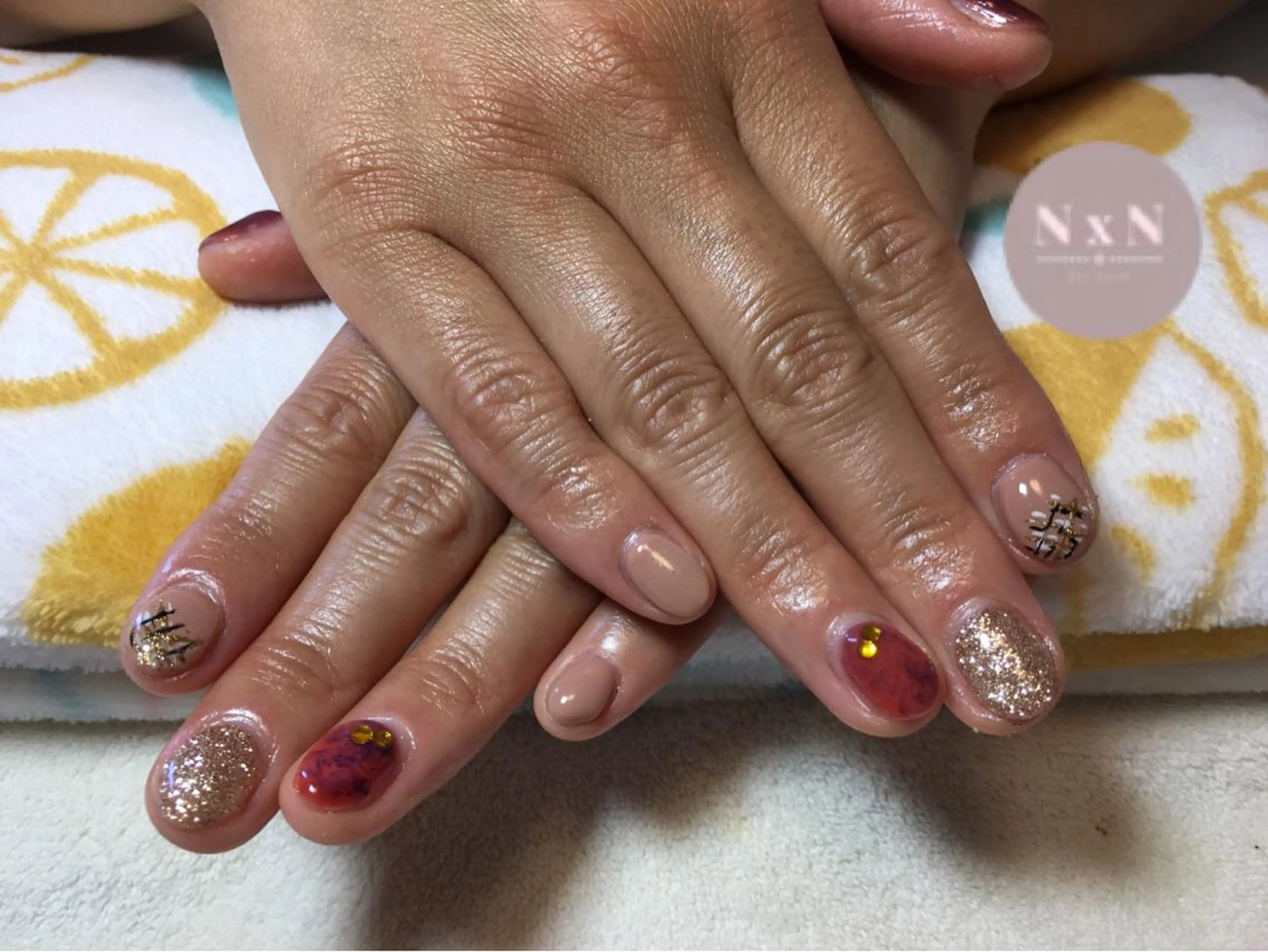 ネイル ハロウィン ラメ(グリッター) オレンジ ハンドネイル nail salon N×Nのネイルデザイン