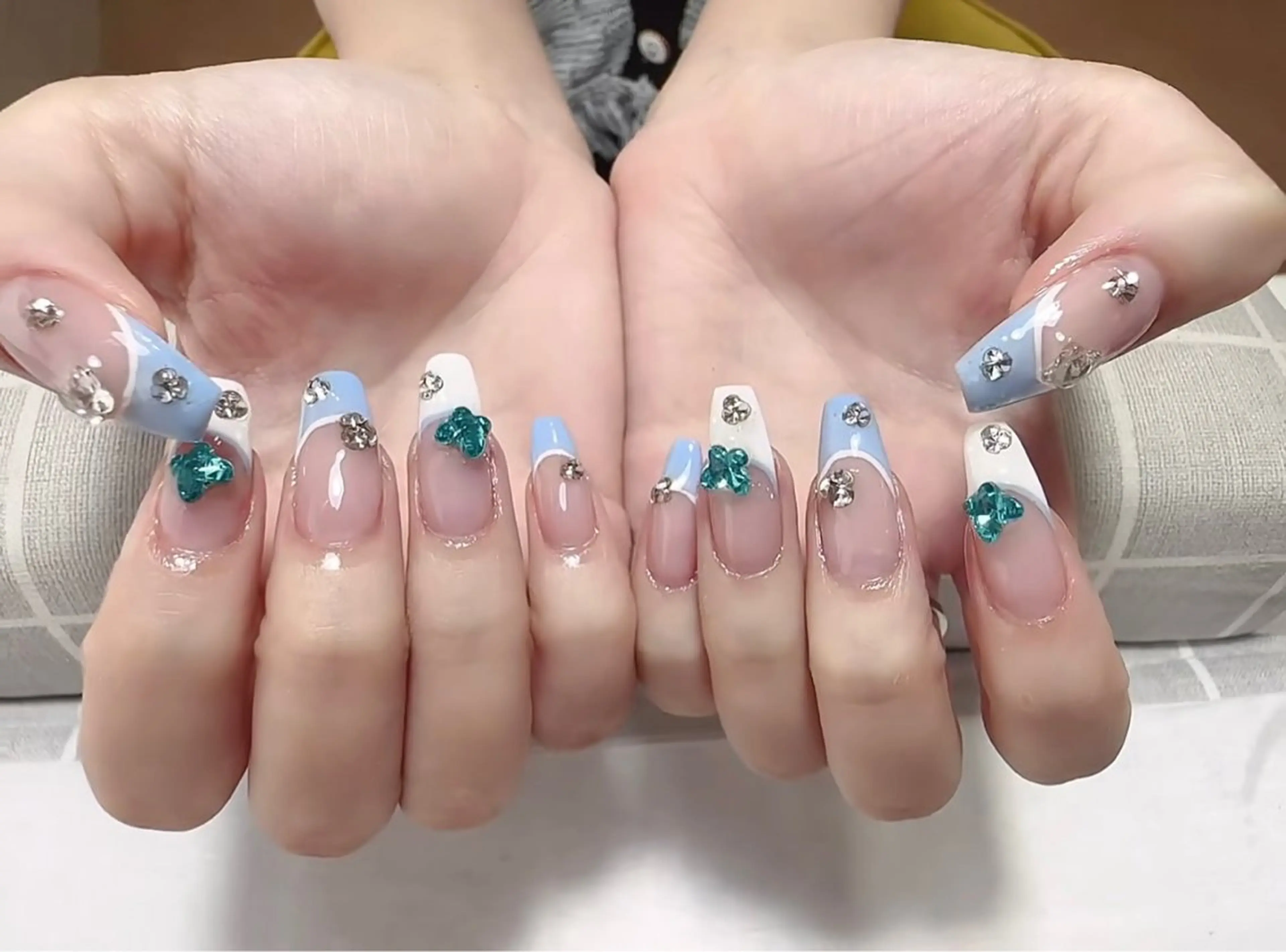 ネイル Miouミオン ネイルサロンのネイルデザイン