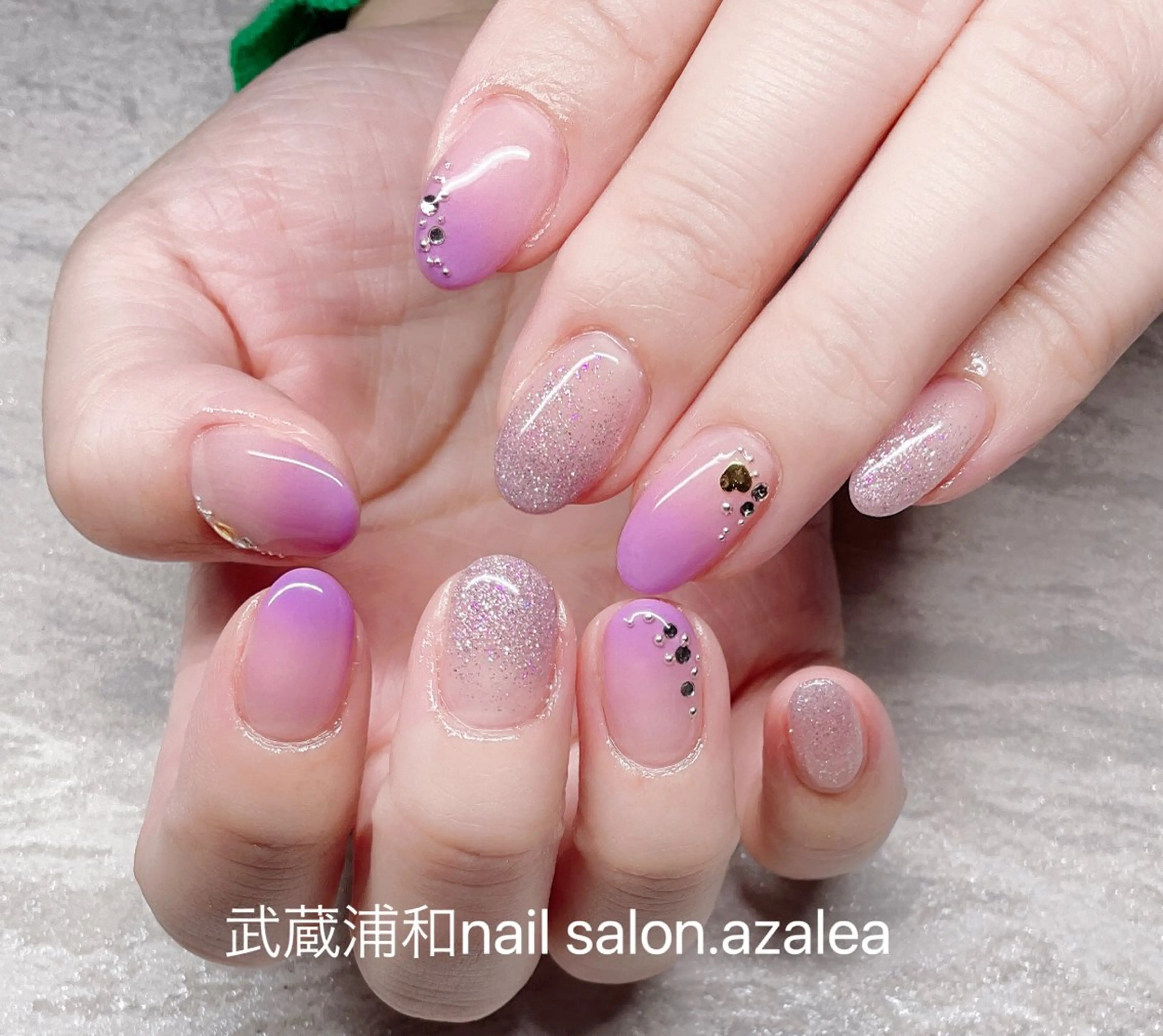 ネイル R inのネイルデザイン