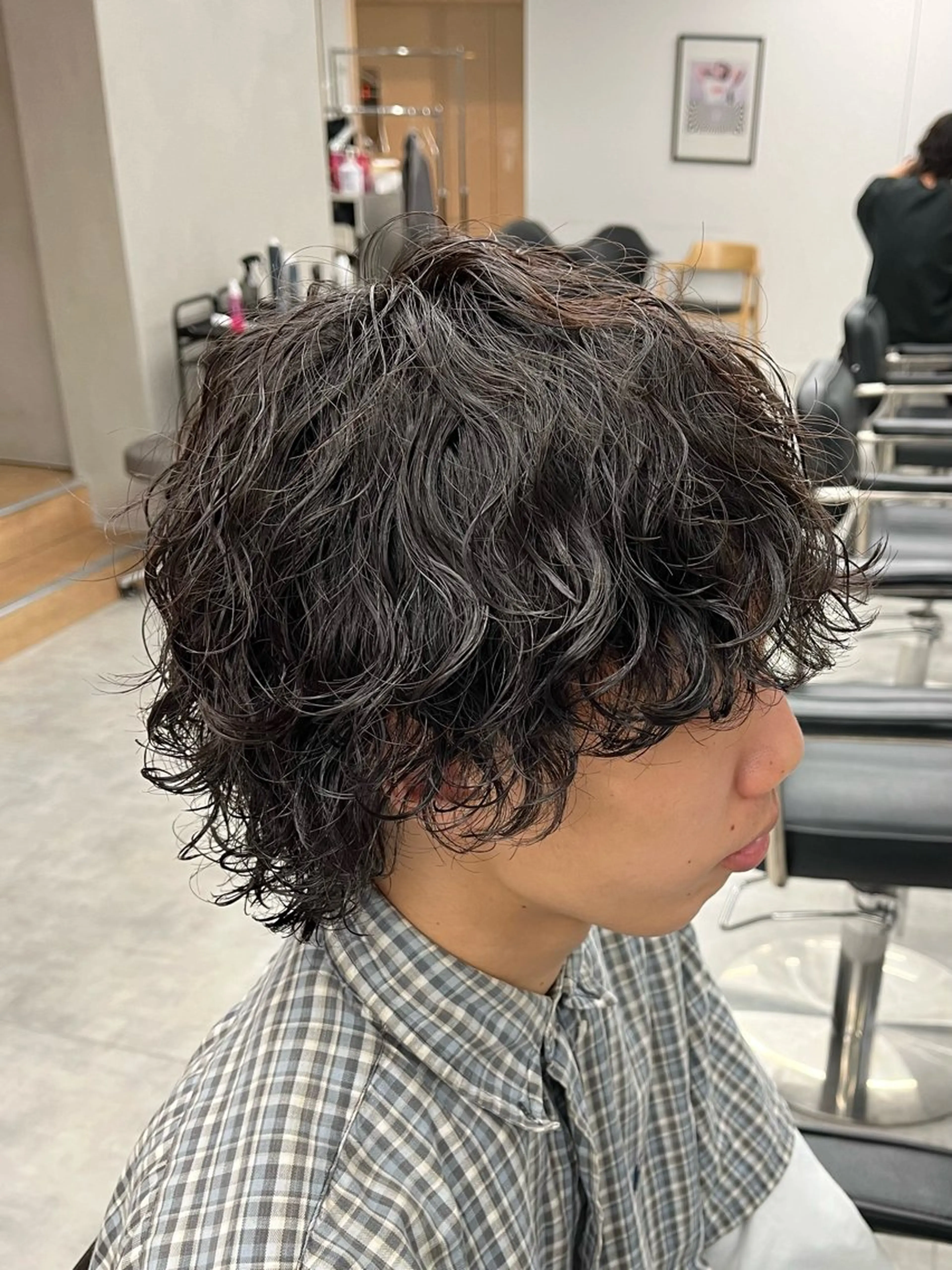 ミディアム パーマ メンズ ミディアムパーマ メンズパーマ 波巻きパーマ メンズウルフカット ウルフカット カット パーマ 新潟メンズパーマ 新潟駅/小田拓実のヘアスタイル