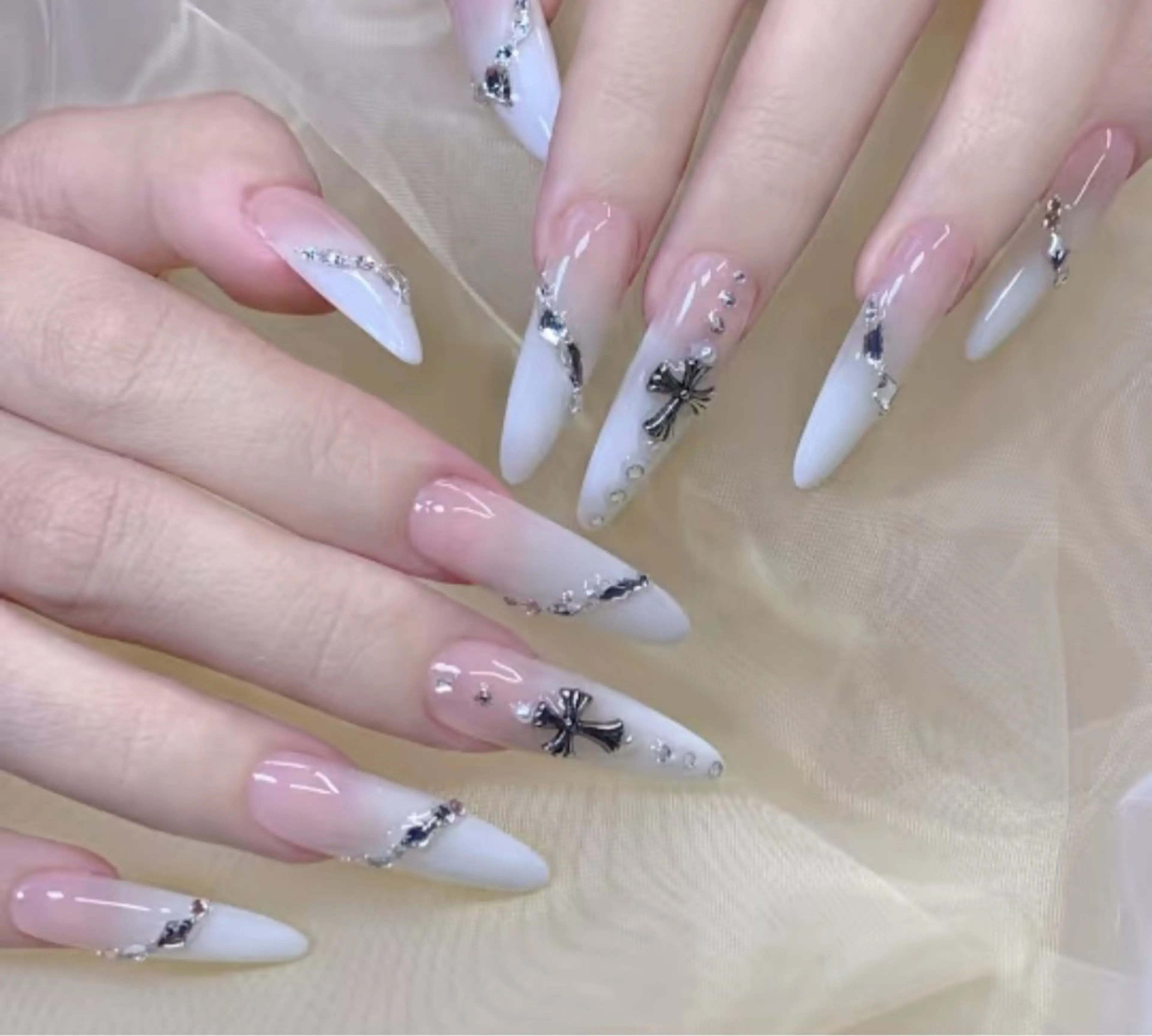 ネイル ハンドネイル Pure&Rich Nailのネイルデザイン