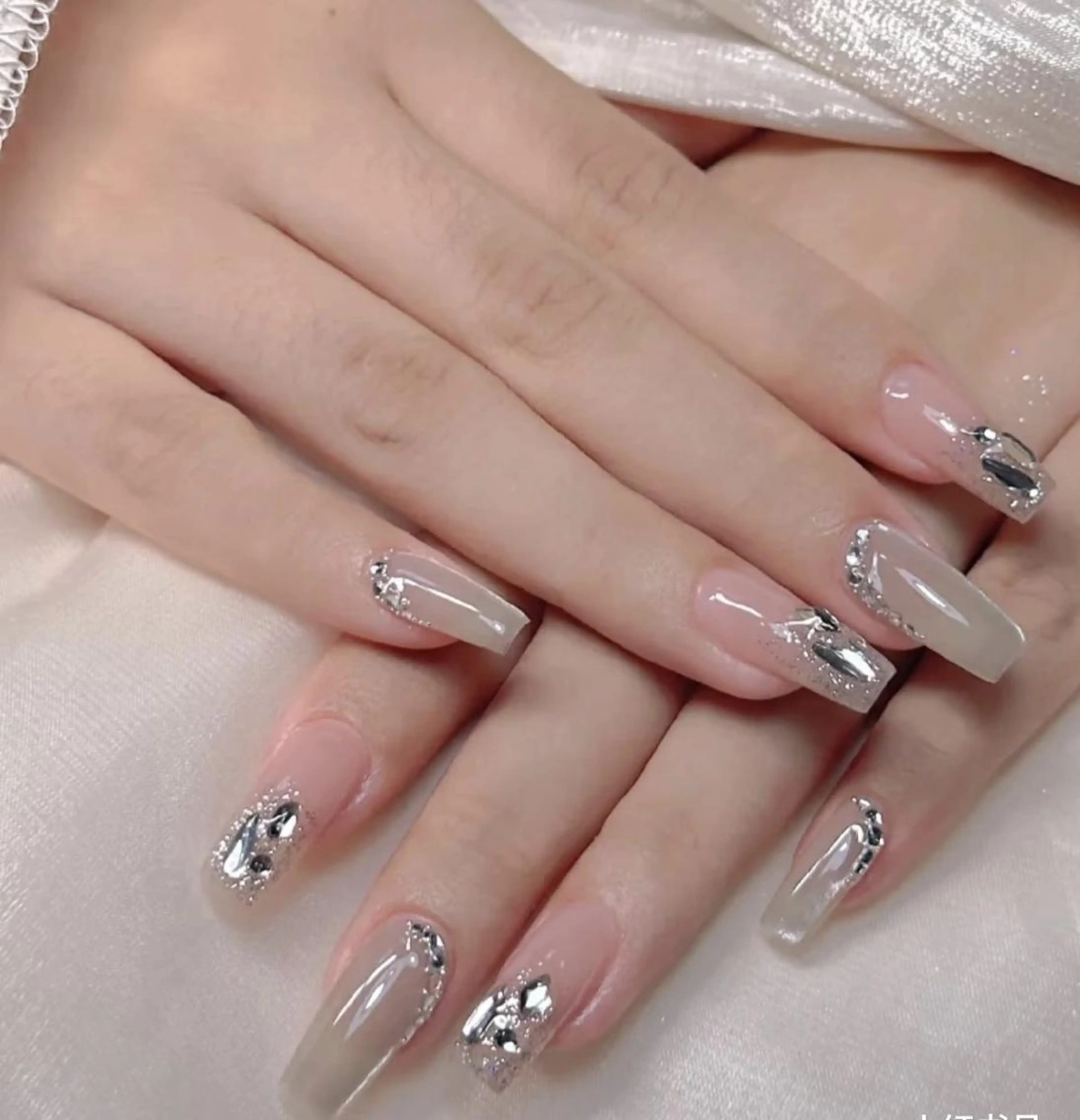 ネイル AB マツエクネイルサロンのネイルデザイン