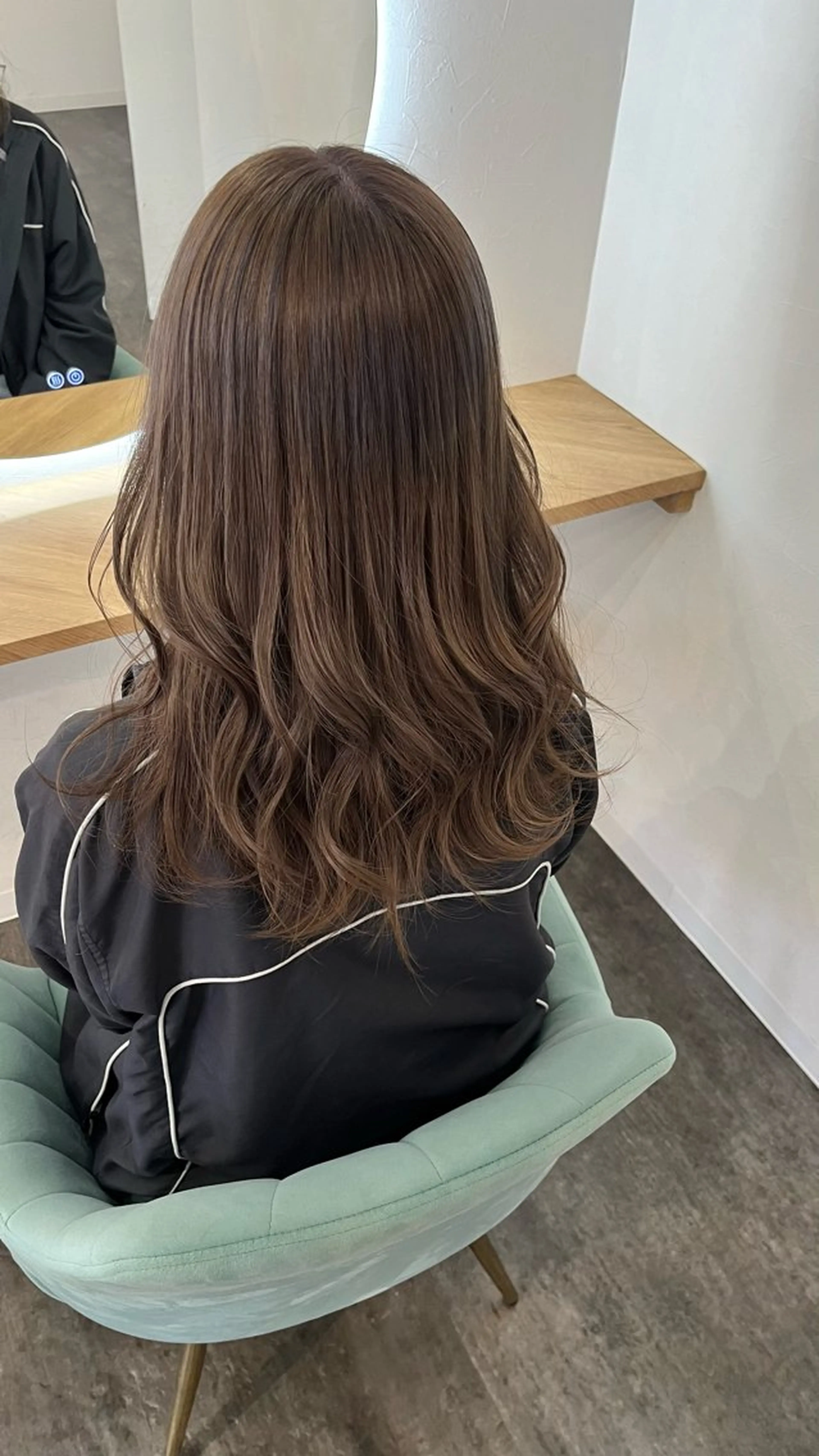 セミロング カラー 透明感カラー グレージュ 安藤 誠斗のヘアスタイル