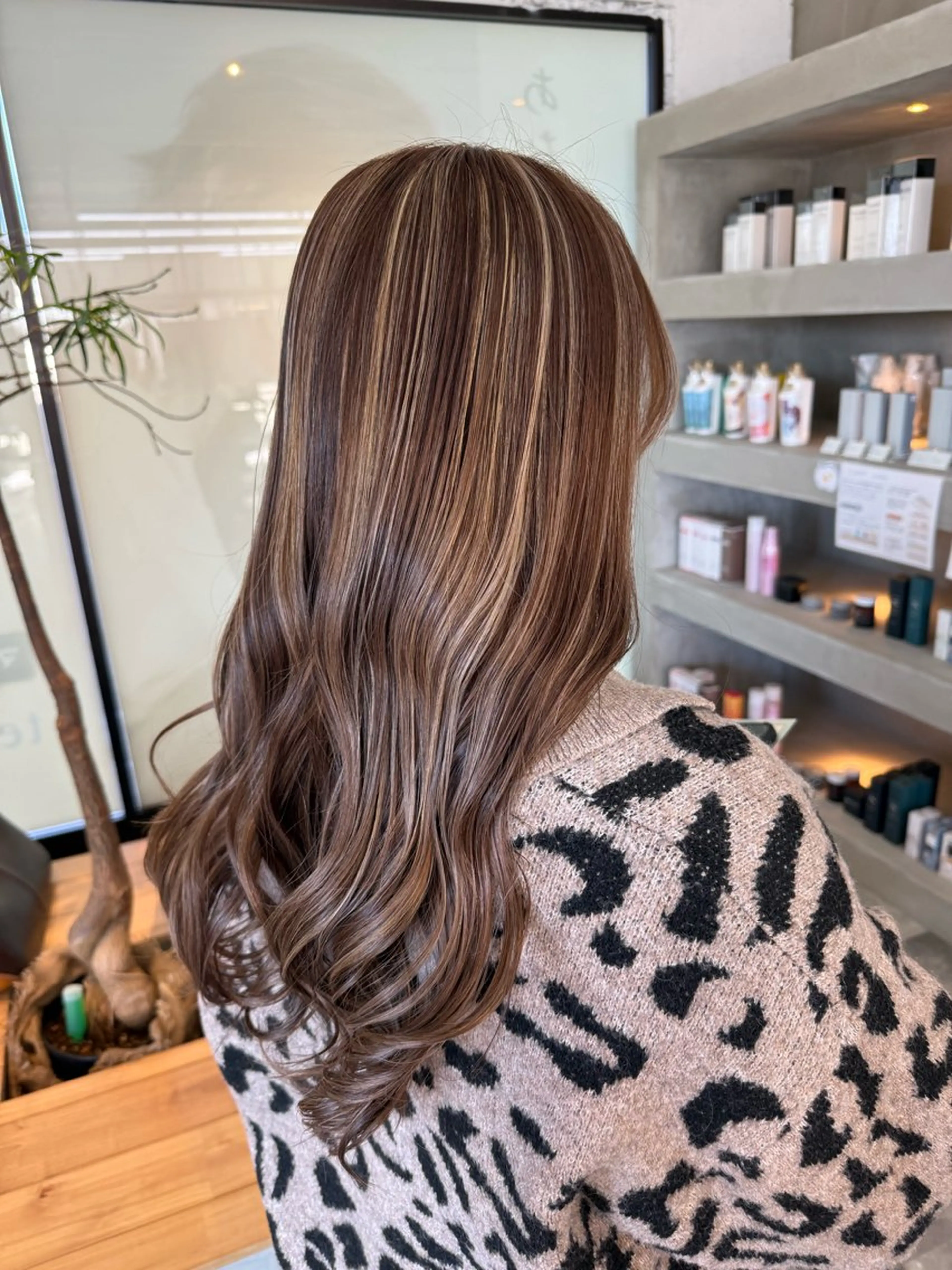 ロング ヘアカラー 花井さくら🇺🇸 /デザインカラー🌈のヘアスタイル