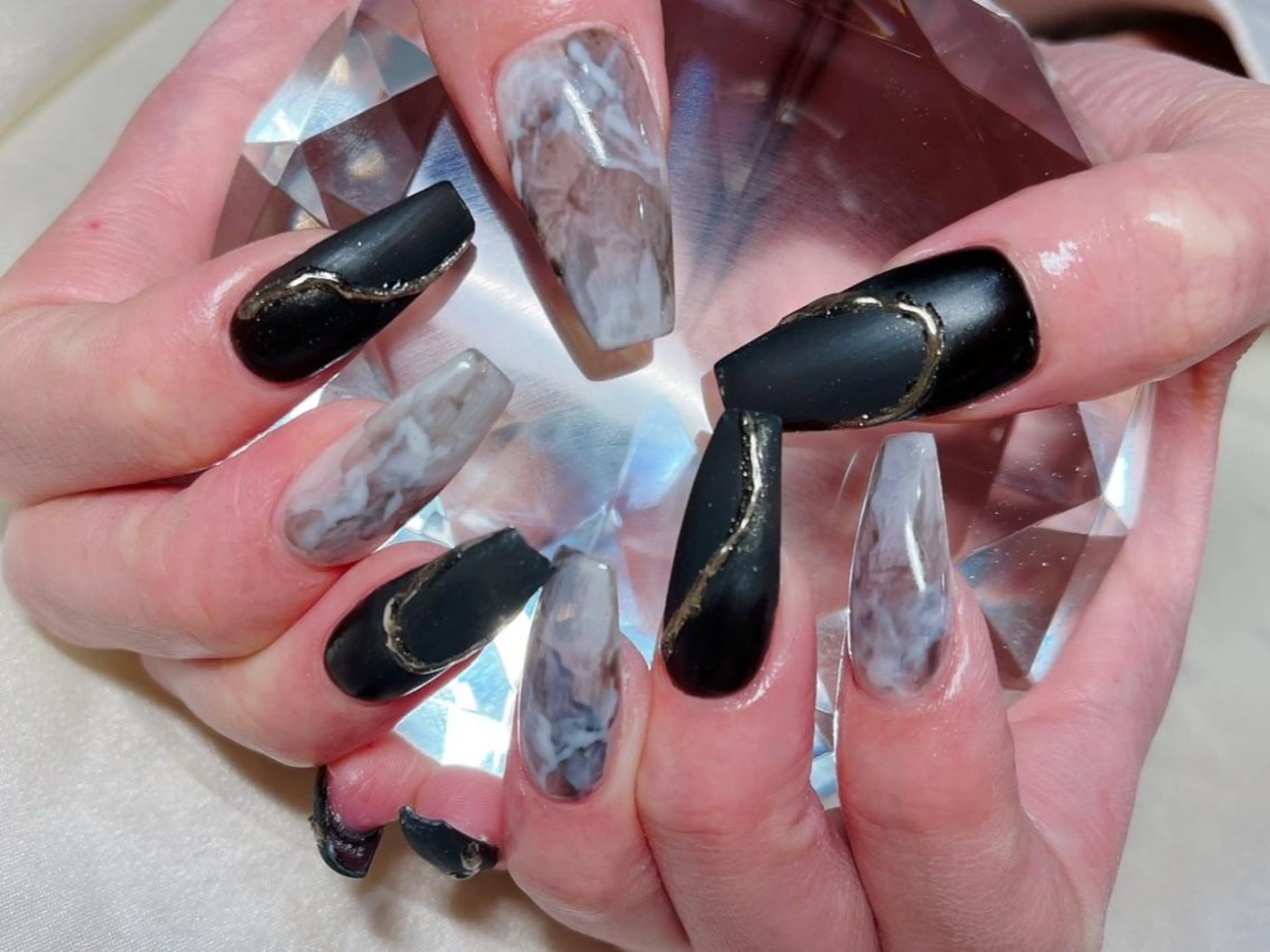 ネイル マツエク・マツパ アイブロウ 韓国風マツエク パリジェンヌラッシュリフト まつげパーマ ワンホンマツエク 長さ出し ハンドネイル Nail&eye Belire 新宿のネイルデザイン