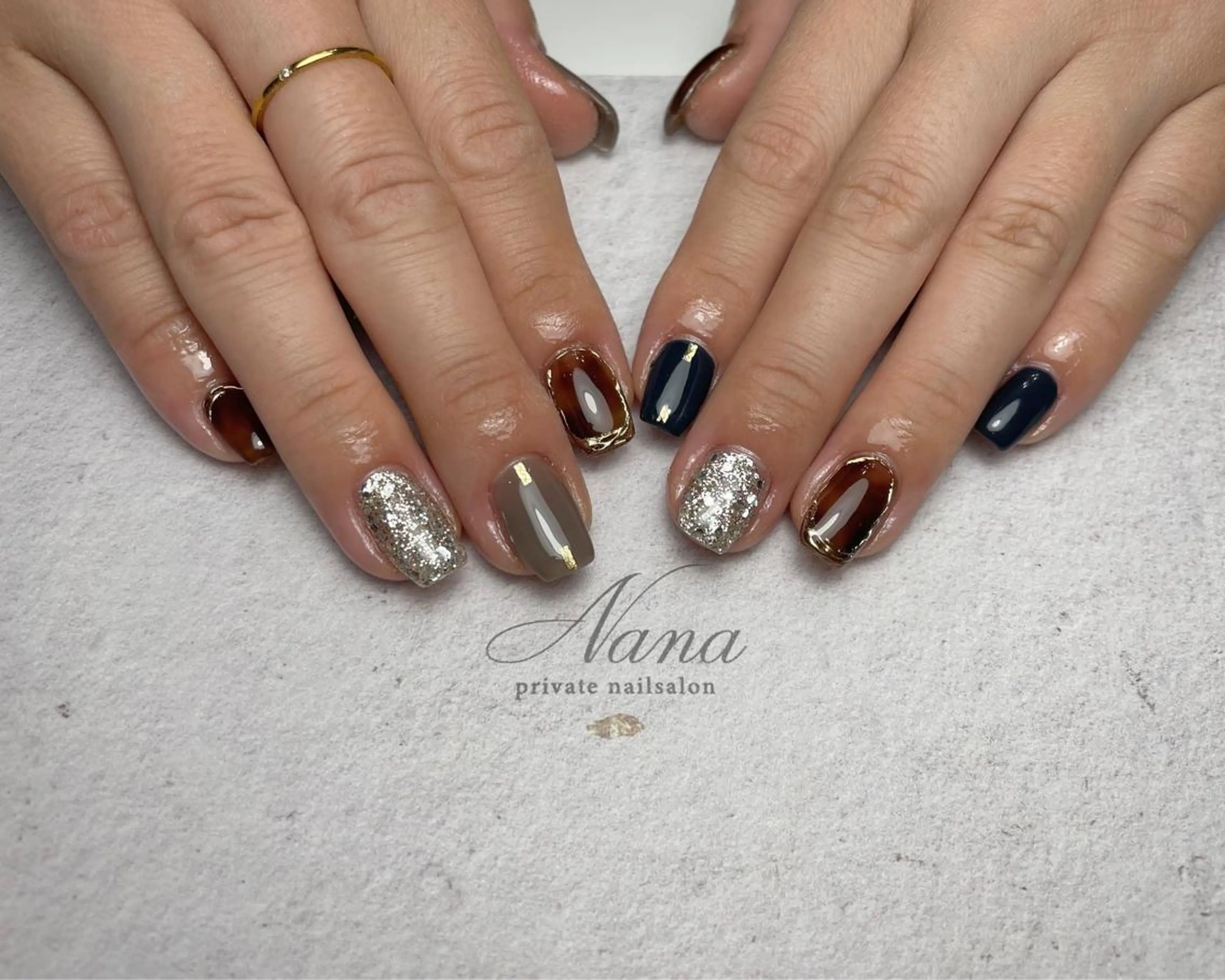 ネイル べっ甲ネイル ニュアンスネイル nailsalon NANAのネイルデザイン