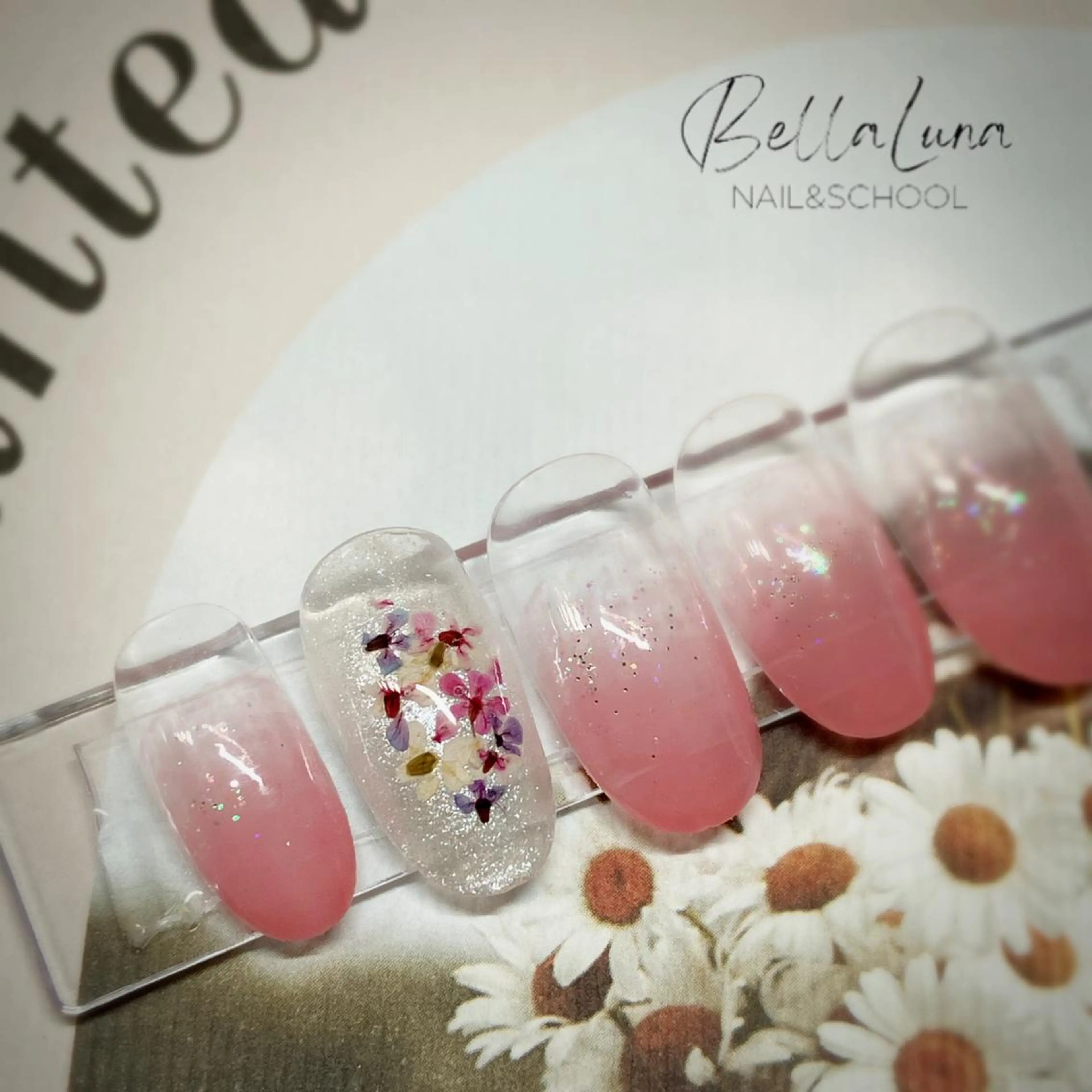 ネイル BellaLuna NAILのネイルデザイン