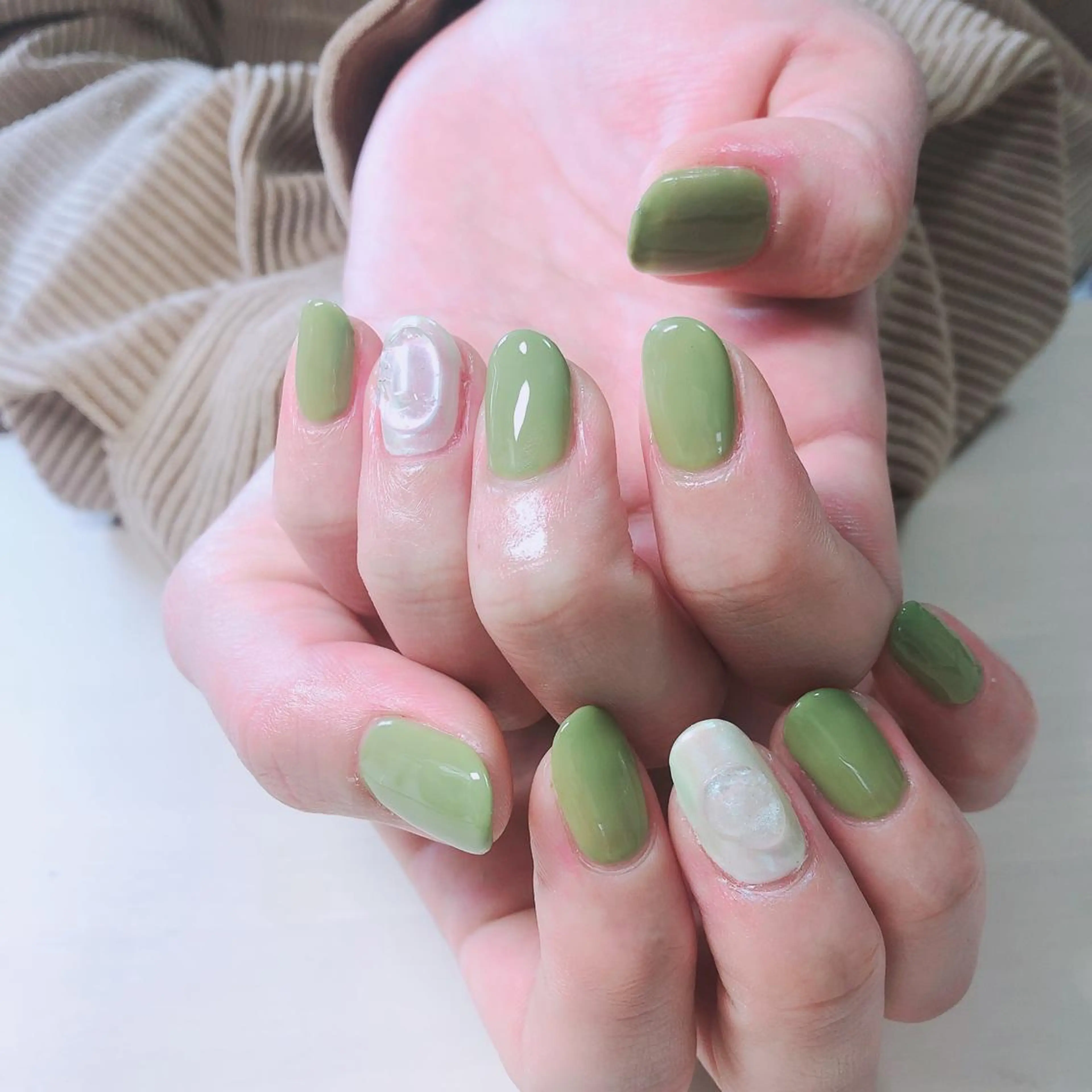 ネイル グリーン ぷっくりネイル 結城 怜菜のネイルデザイン