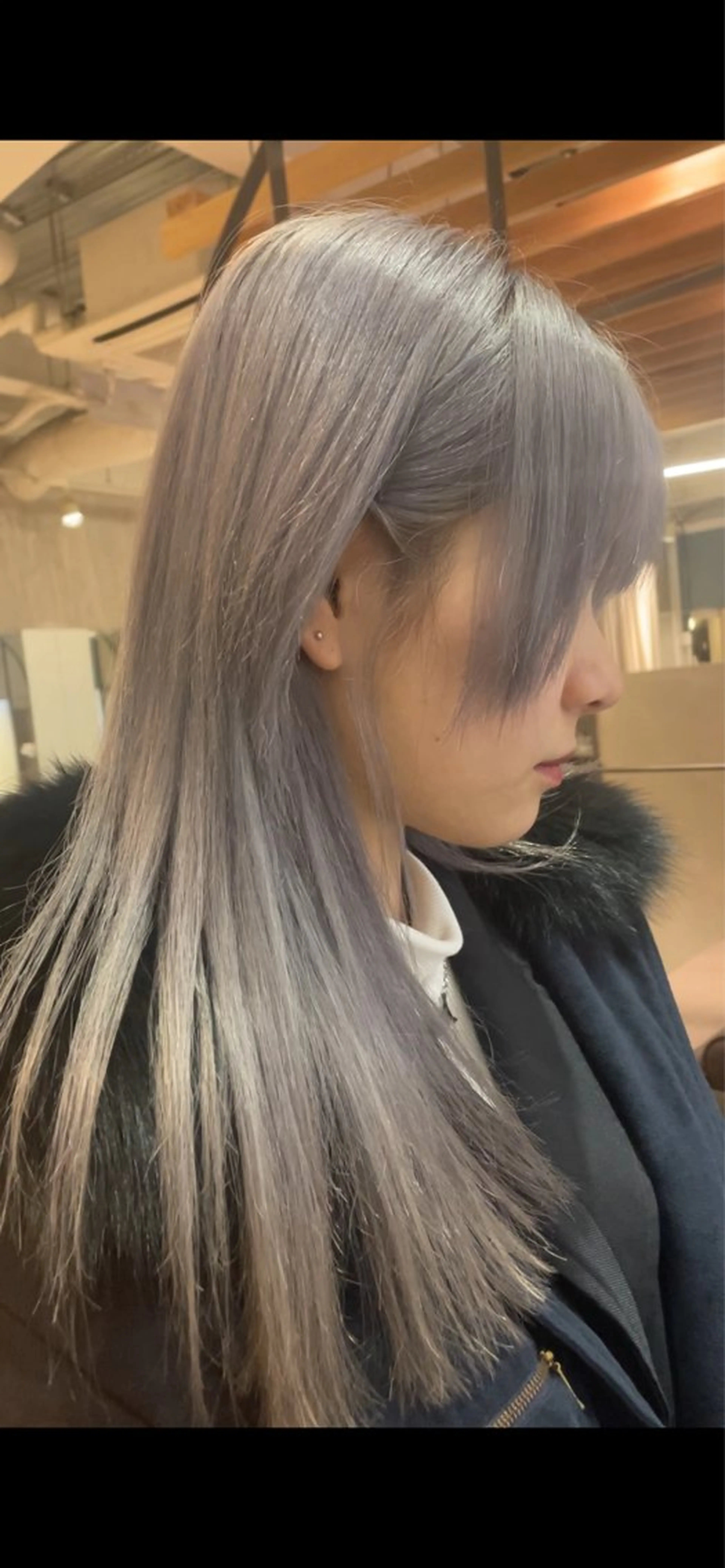 カラー メンズ メンズブリーチ ブリーチ シルバー ありあ【カット、 パーマモデル】のヘアスタイル