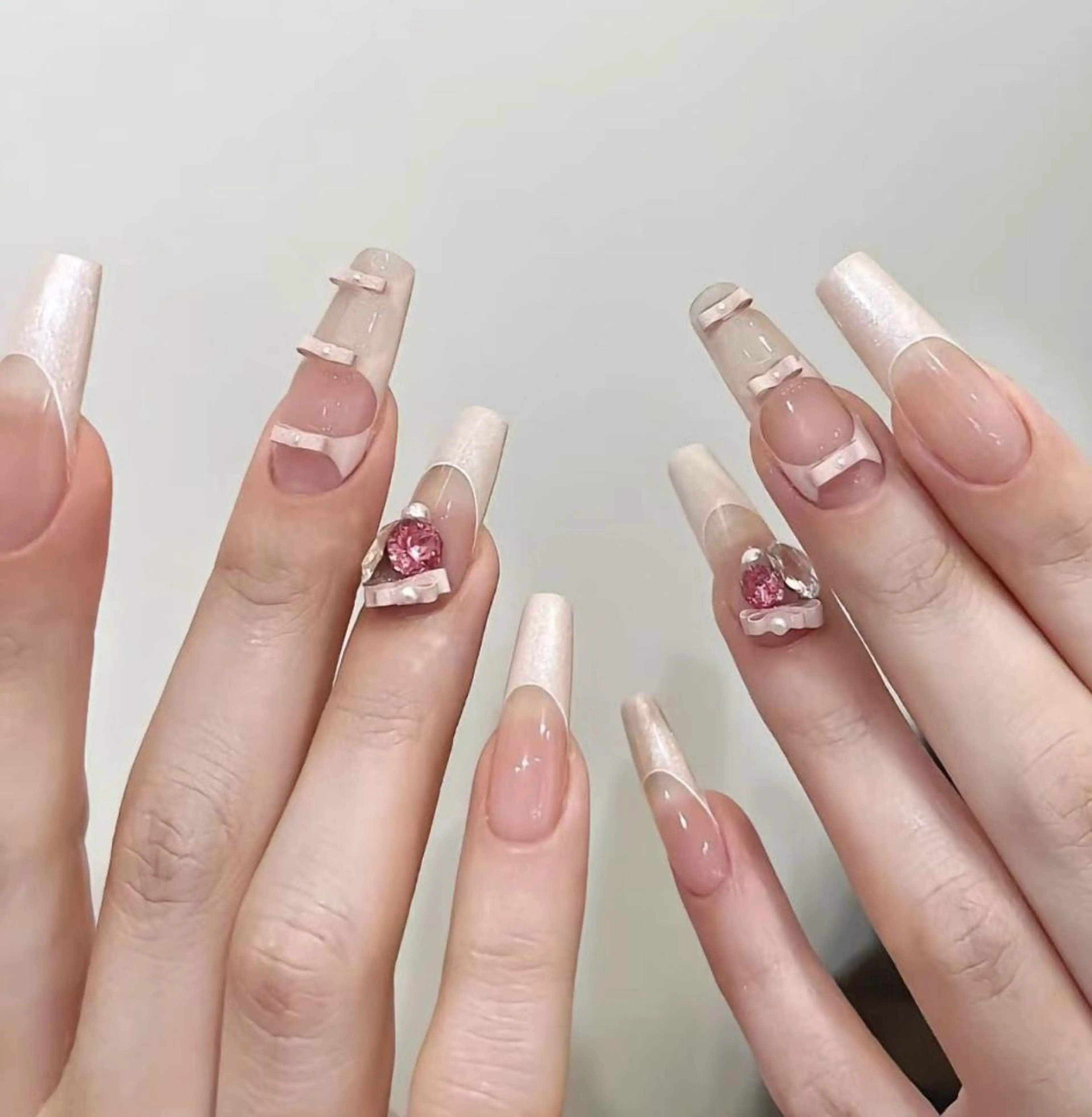 ネイル アートネイル 長さ出し ネイルチップ Queens momoのネイルデザイン