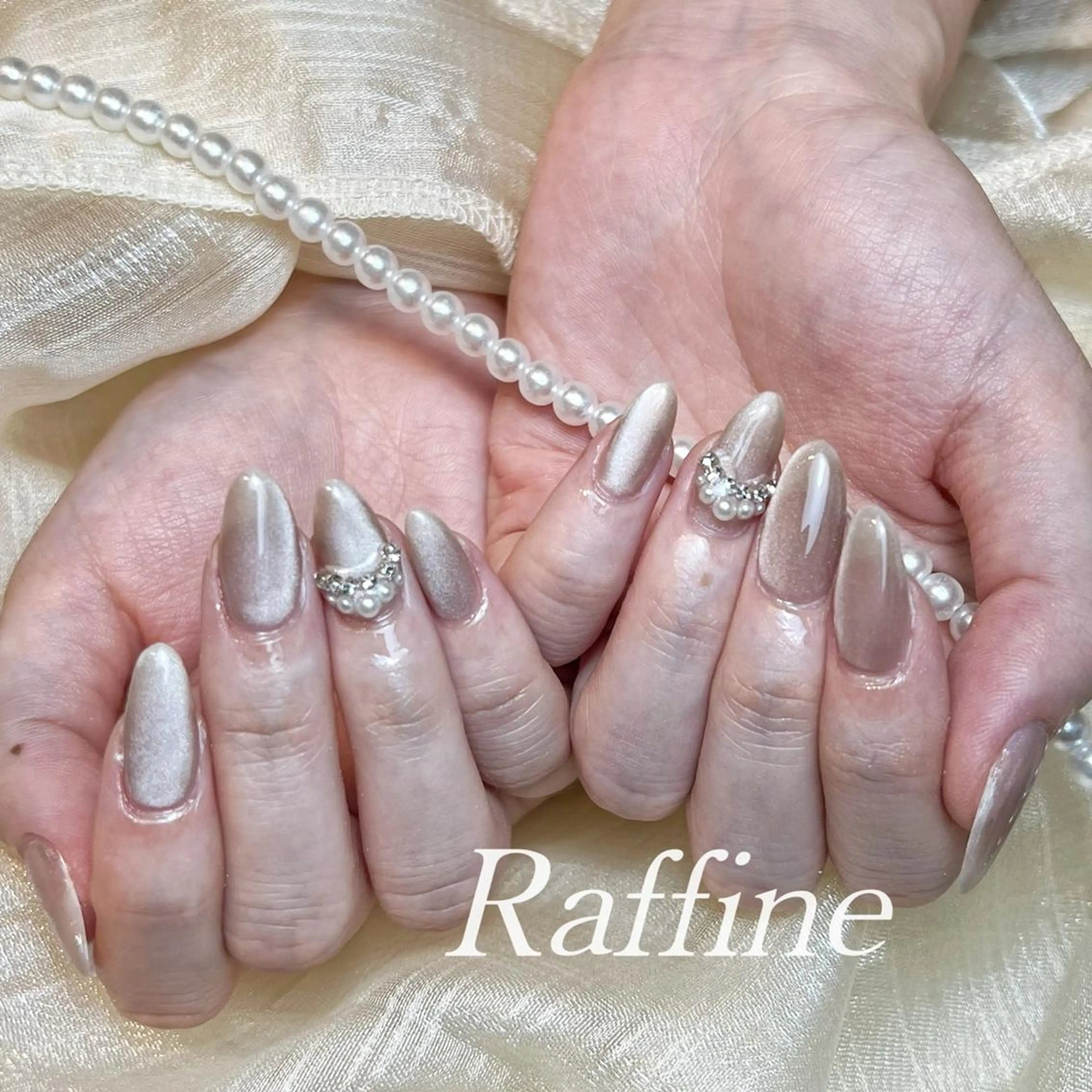 ネイル RAFFINE haru🦋🩵のネイルデザイン