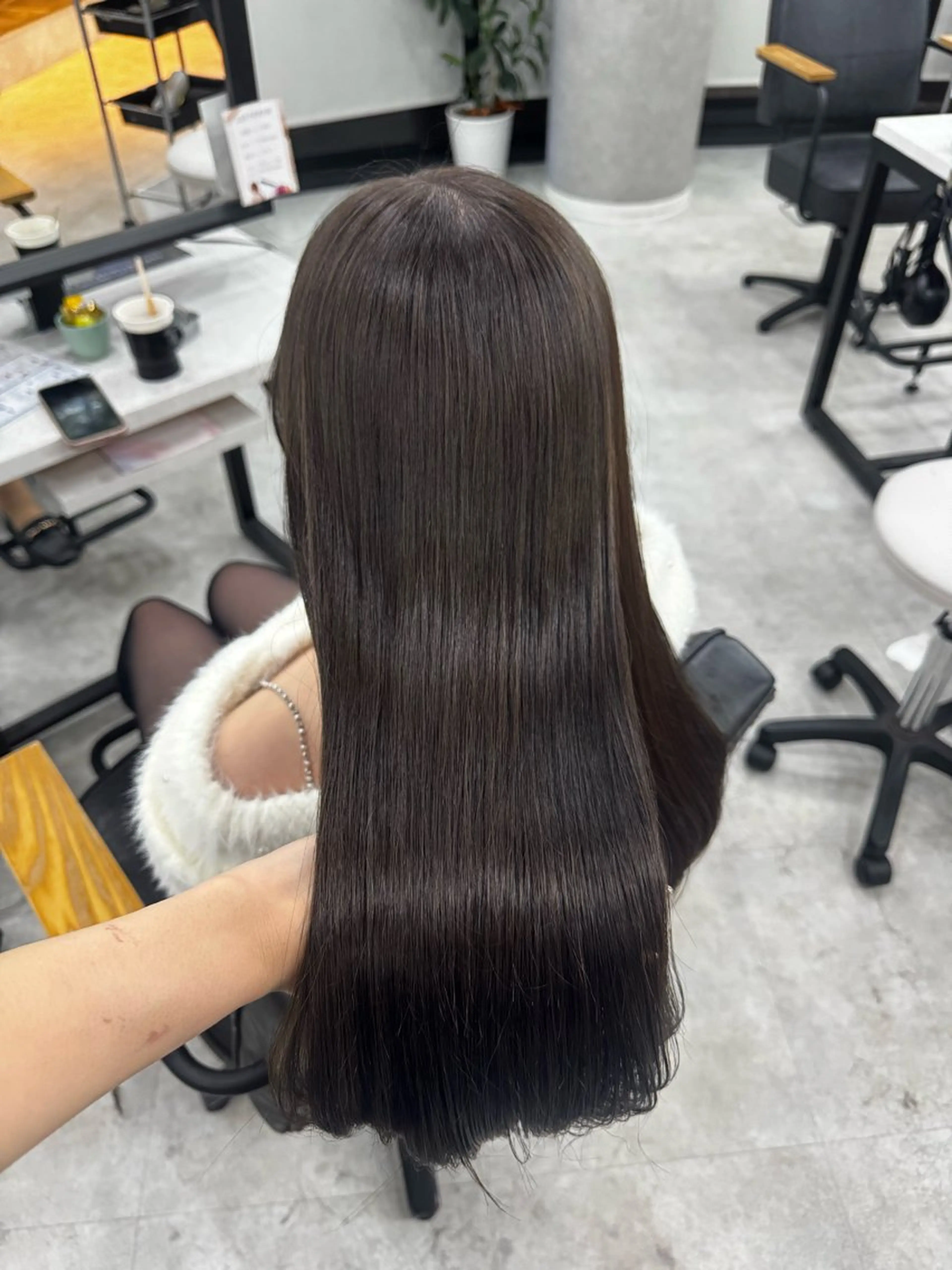 ロング カラー ブラウンカラー ショコラブラウン チョコレートブラウン 透明感カラー カット ヘアカラー トリートメント 赤み無し柔らかカラー 【梅田】madokaのヘアスタイル