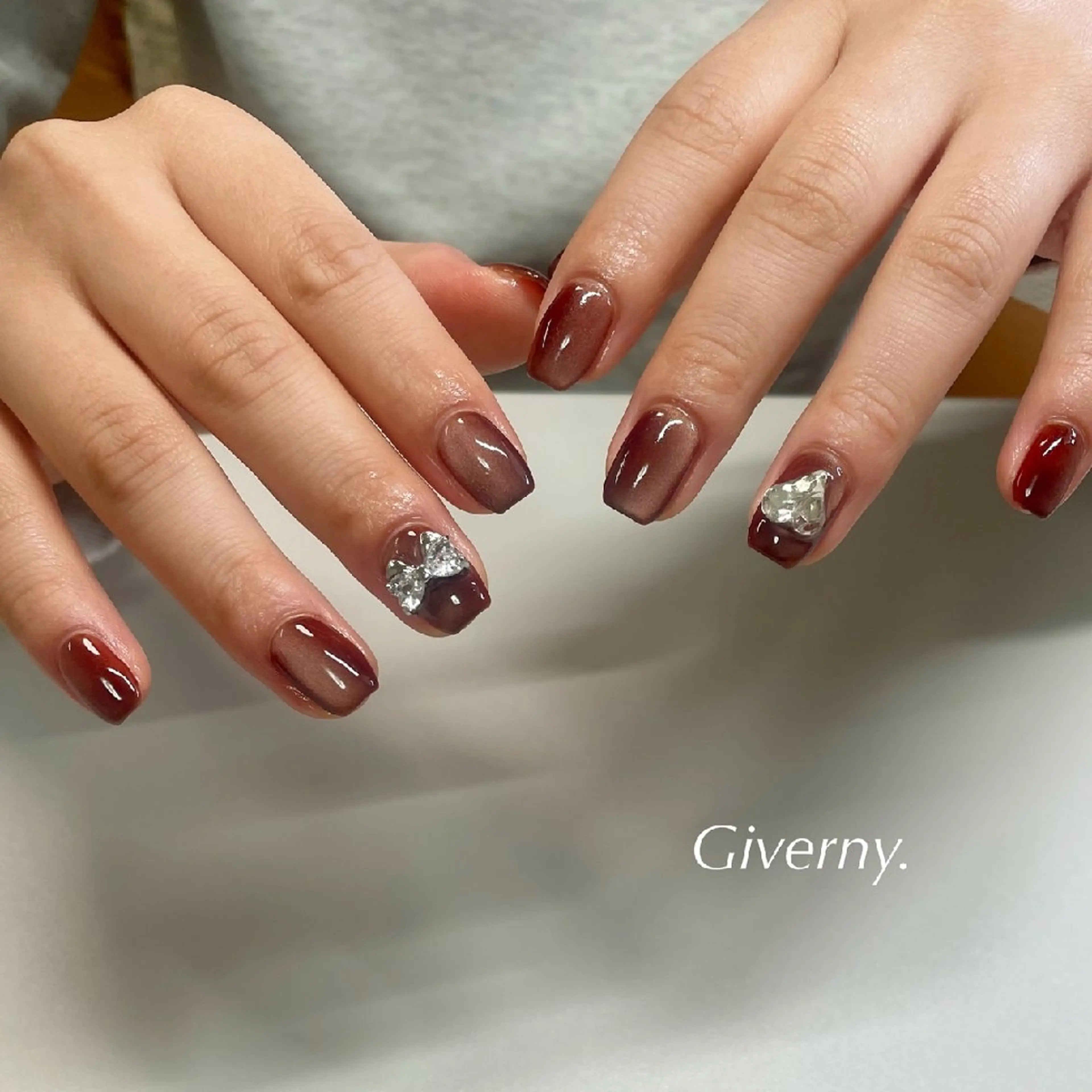 ネイル マグネットネイル ハンドネイル Giverny .のネイルデザイン