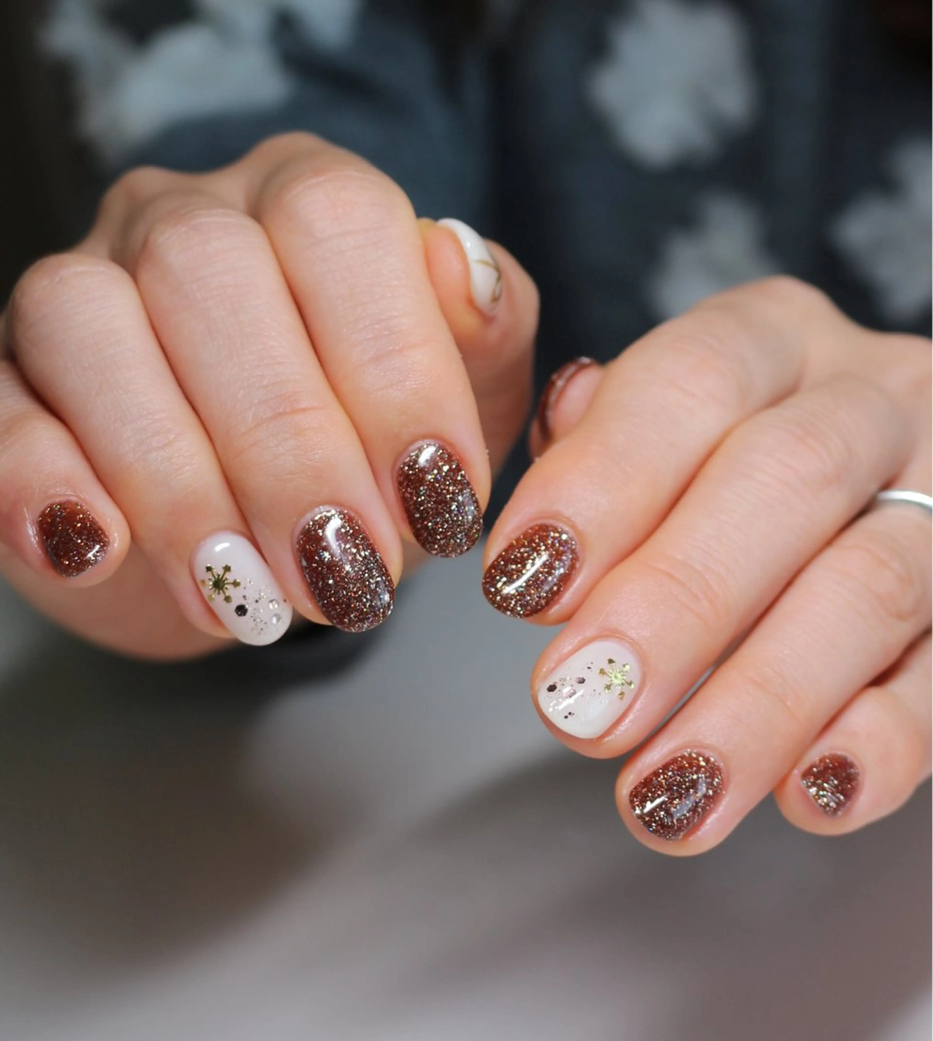 ネイル フラッシュネイル キラキラネイル 韓国ネイル ラメ(グリッター) ニュアンスネイル ハンドネイル Baku Nailsのネイルデザイン