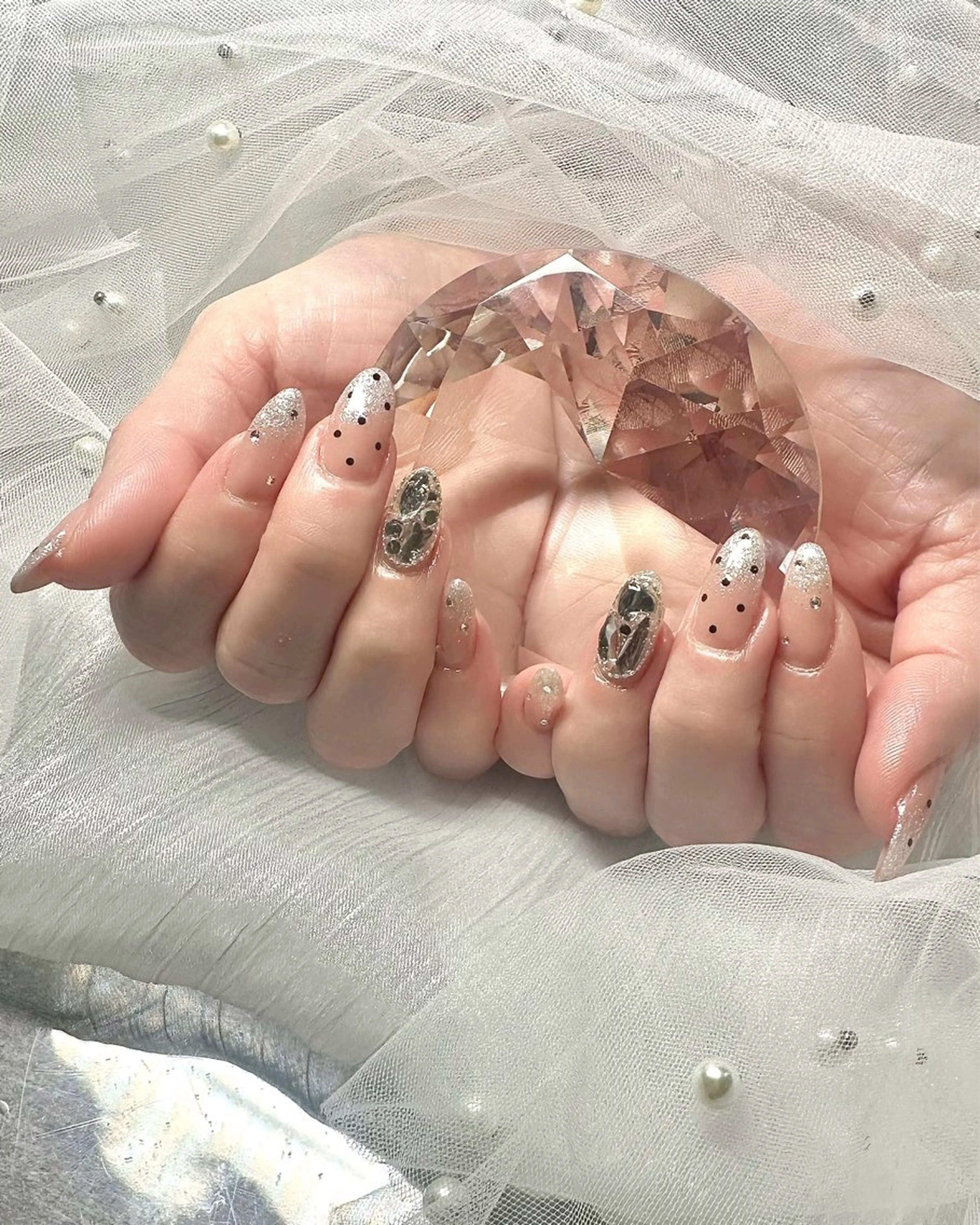 ネイル ドット ガーリー キラキラネイル ハンドネイル Sei ｜ cres nailのネイルデザイン