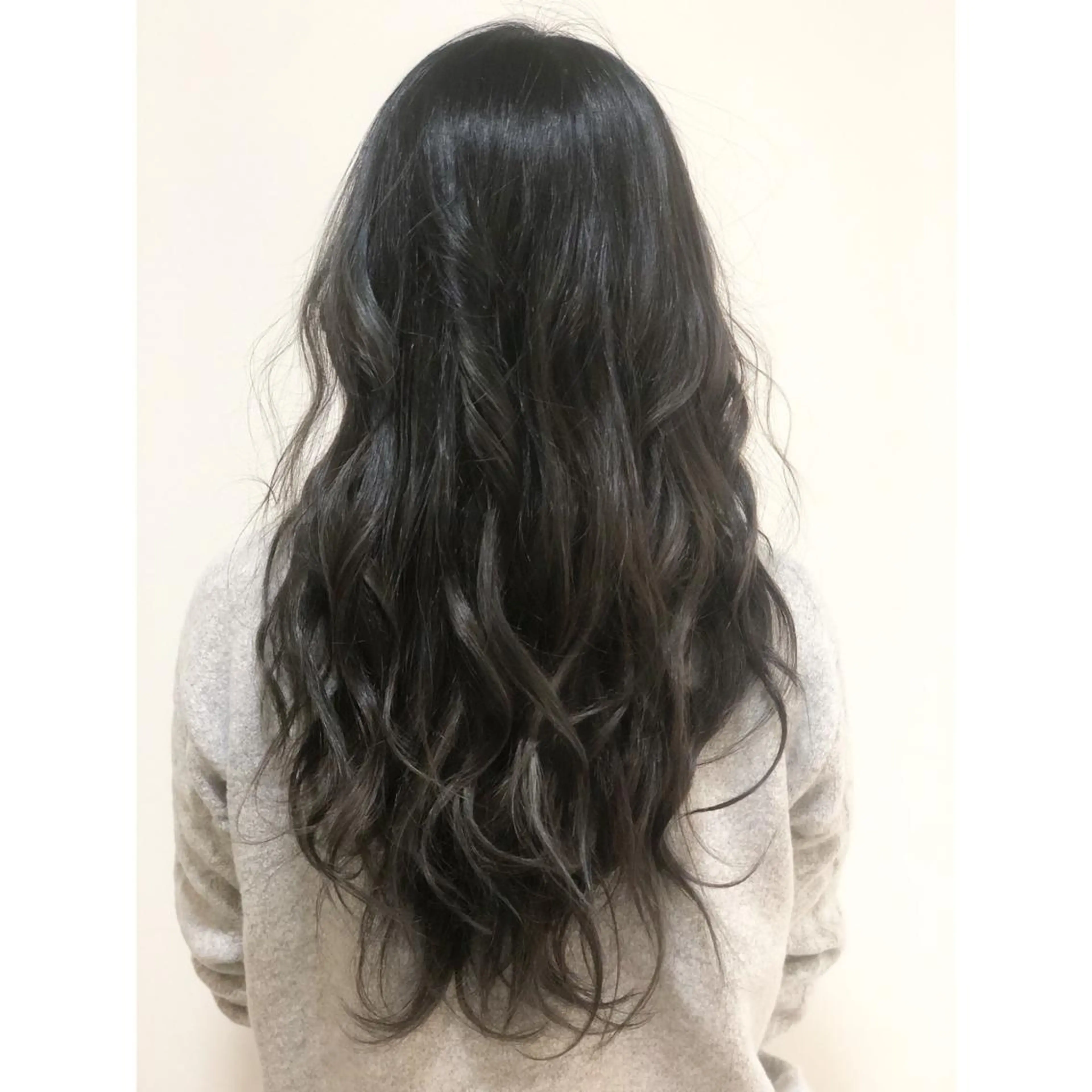 ロング カラー ブリーチ グレージュ ハイライトカラー ハイライト 門田 恭弥のヘアスタイル