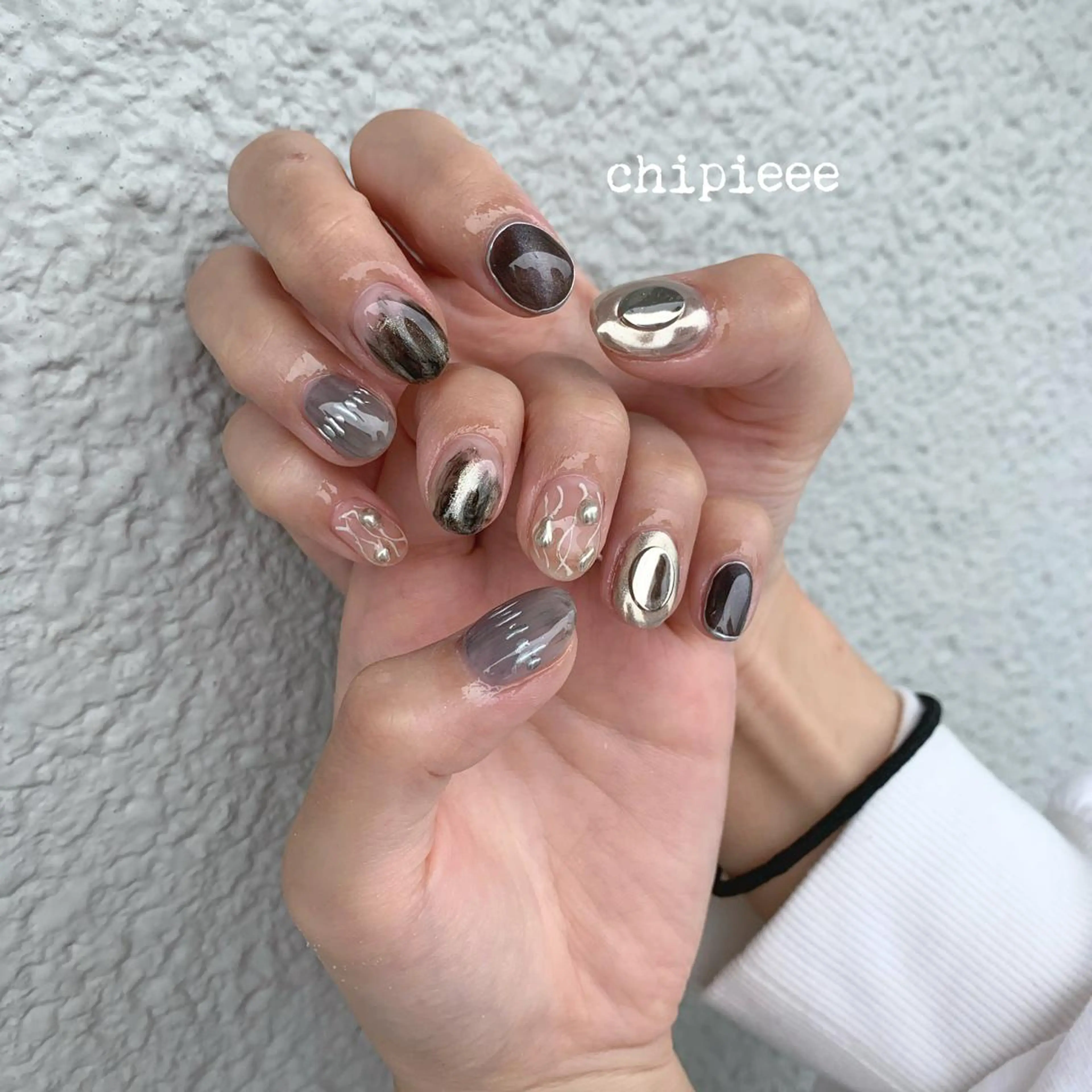 ネイル シルバー . SHIORIのネイルデザイン