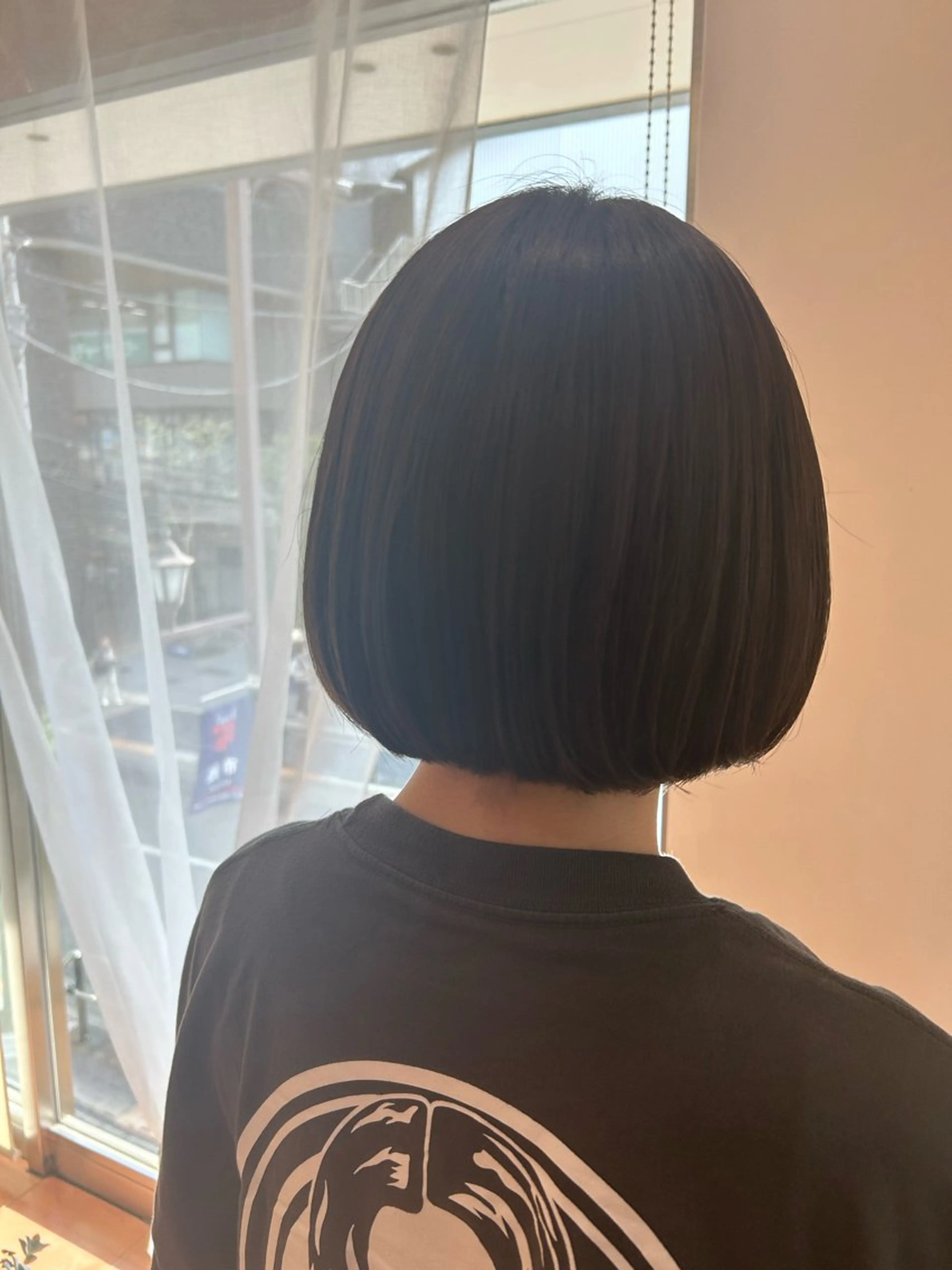 ショート カラー アッシュ ボブ 佐藤 綾のヘアスタイル