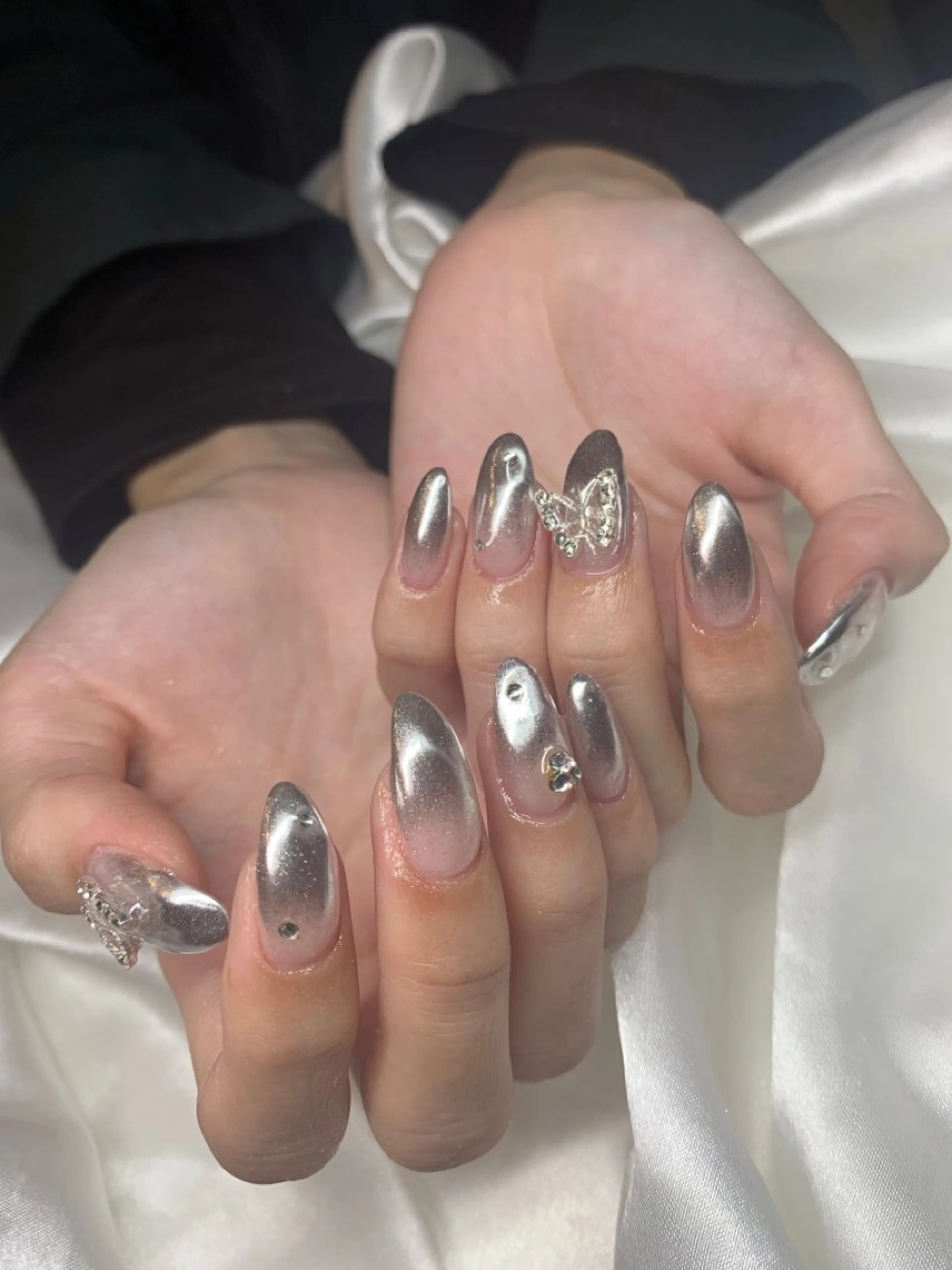 ネイル ミラーネイル happiness nailのネイルデザイン