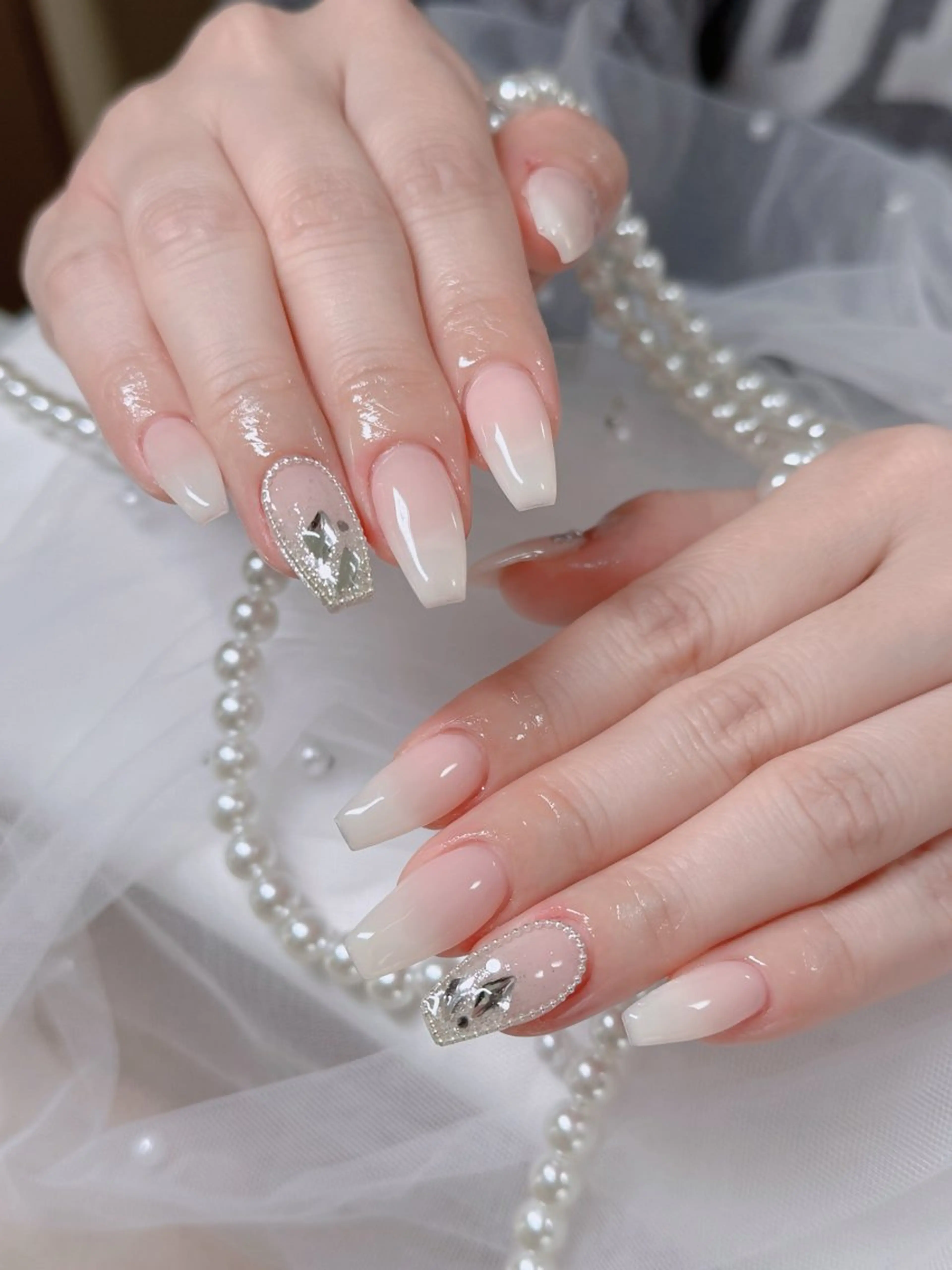 ネイル フレンチネイル ジェルネイル ガラスフレンチ ハロウィン ハート ハンドネイル H.baby Nail Salonのネイルデザイン