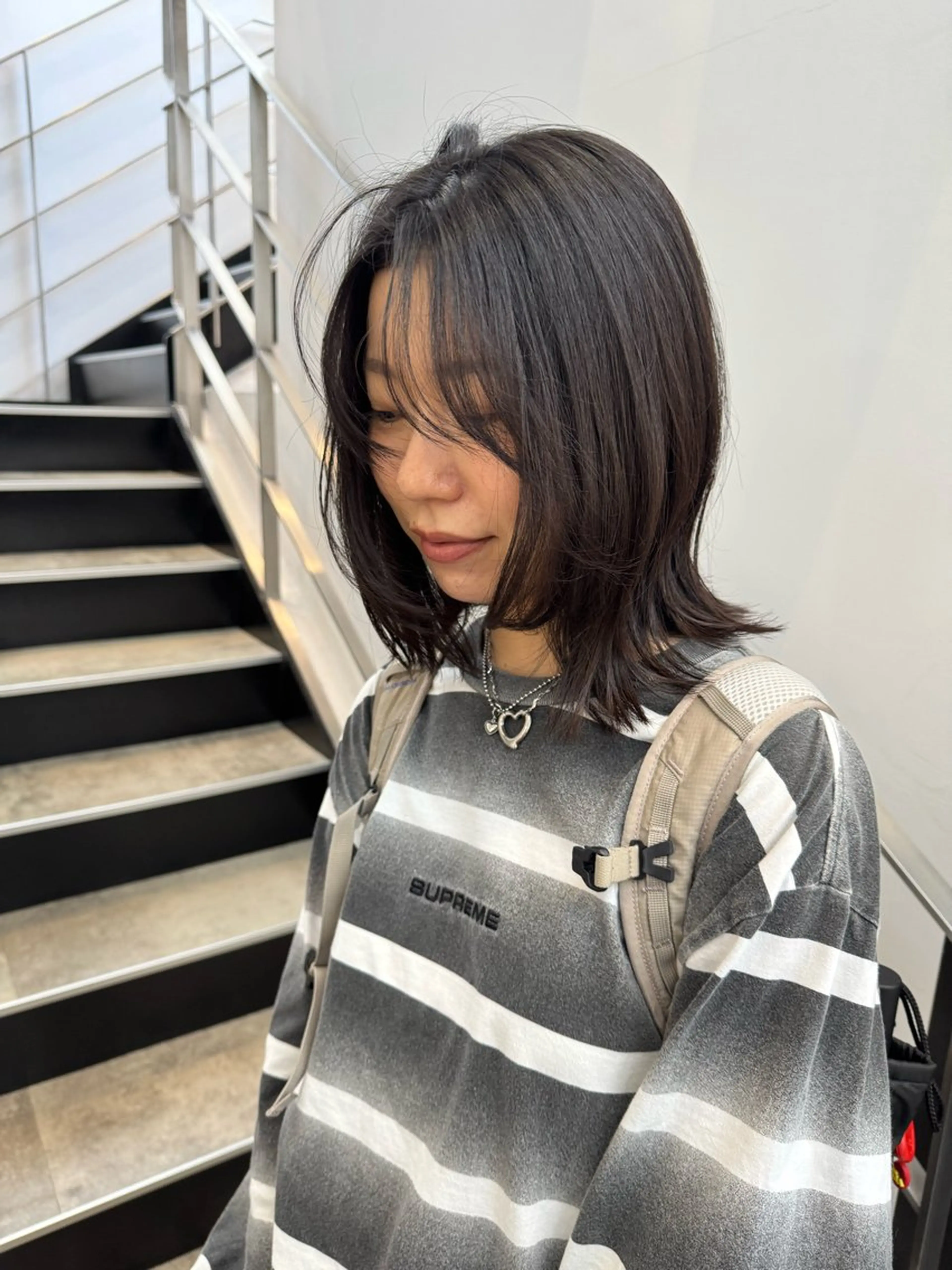 ミディアム ボブ 顔周りカット レイヤーカット カット トリートメント miu （ミユ）のヘアスタイル