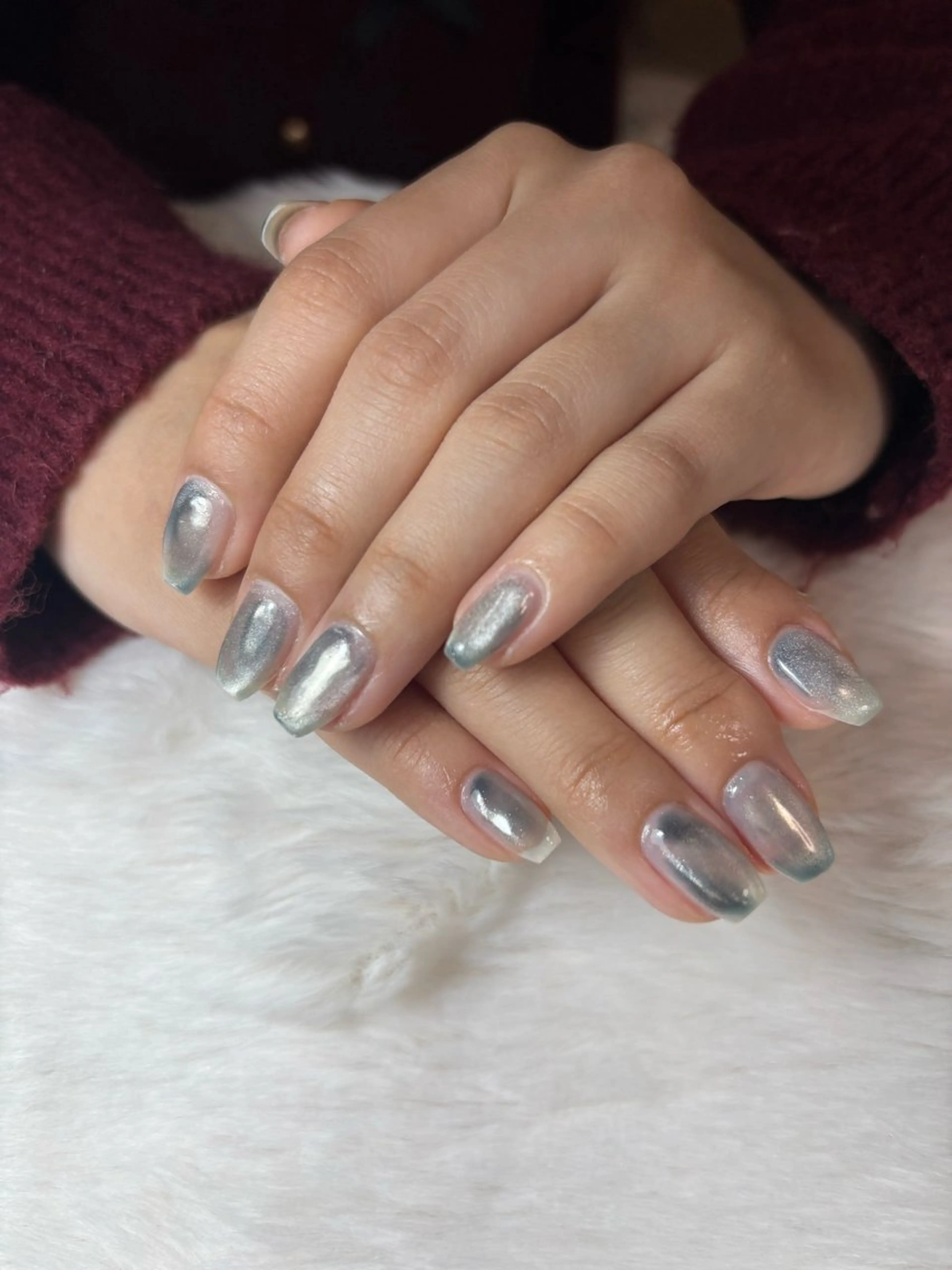 ネイル ミラーネイル ニュアンスネイル 三本 綾奈のネイルデザイン