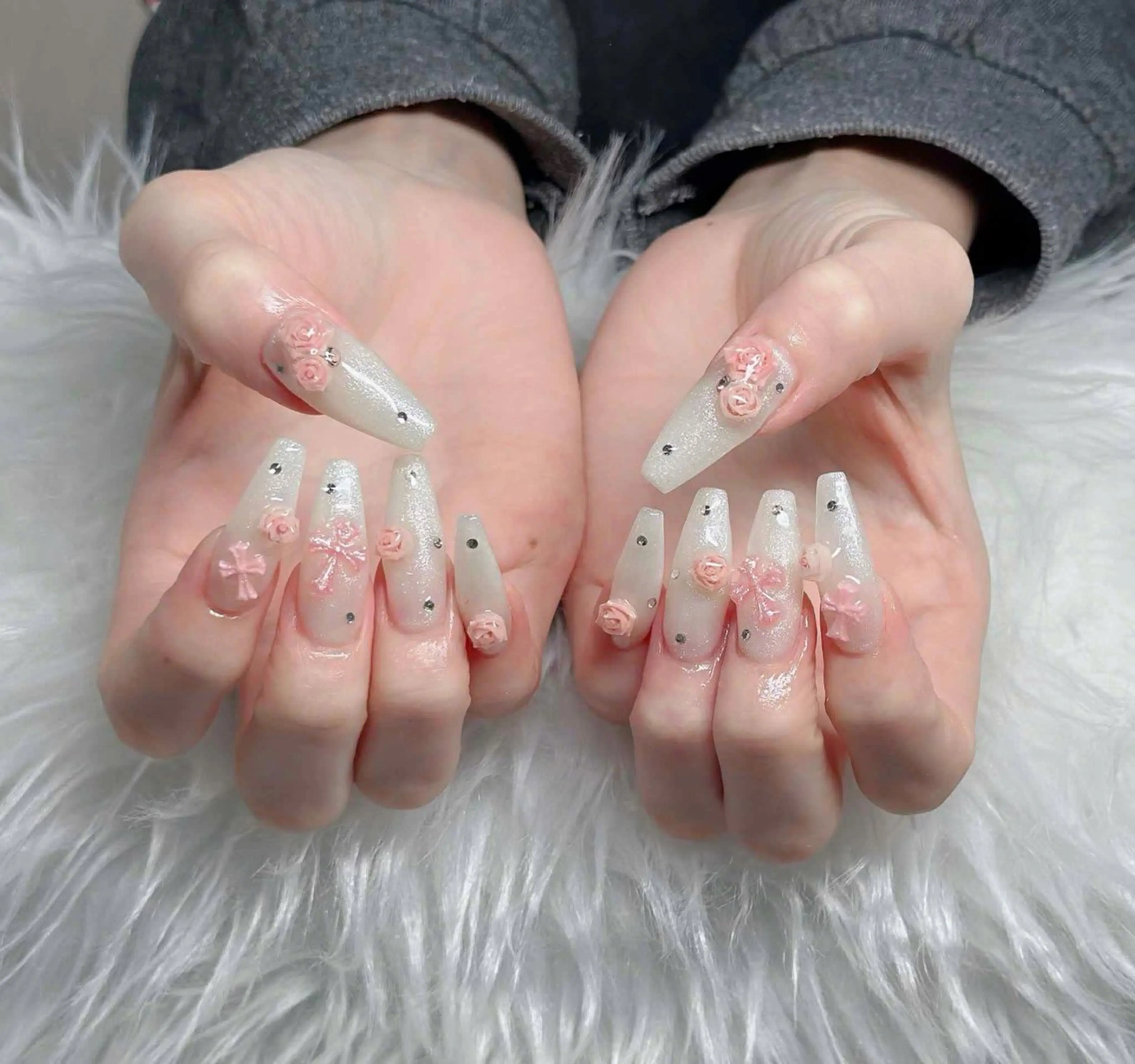 ネイル オーロラネイル フレンチネイル ジェルネイル ハロウィン キラキラネイル ハンドネイル H.baby Nail Salonのネイルデザイン