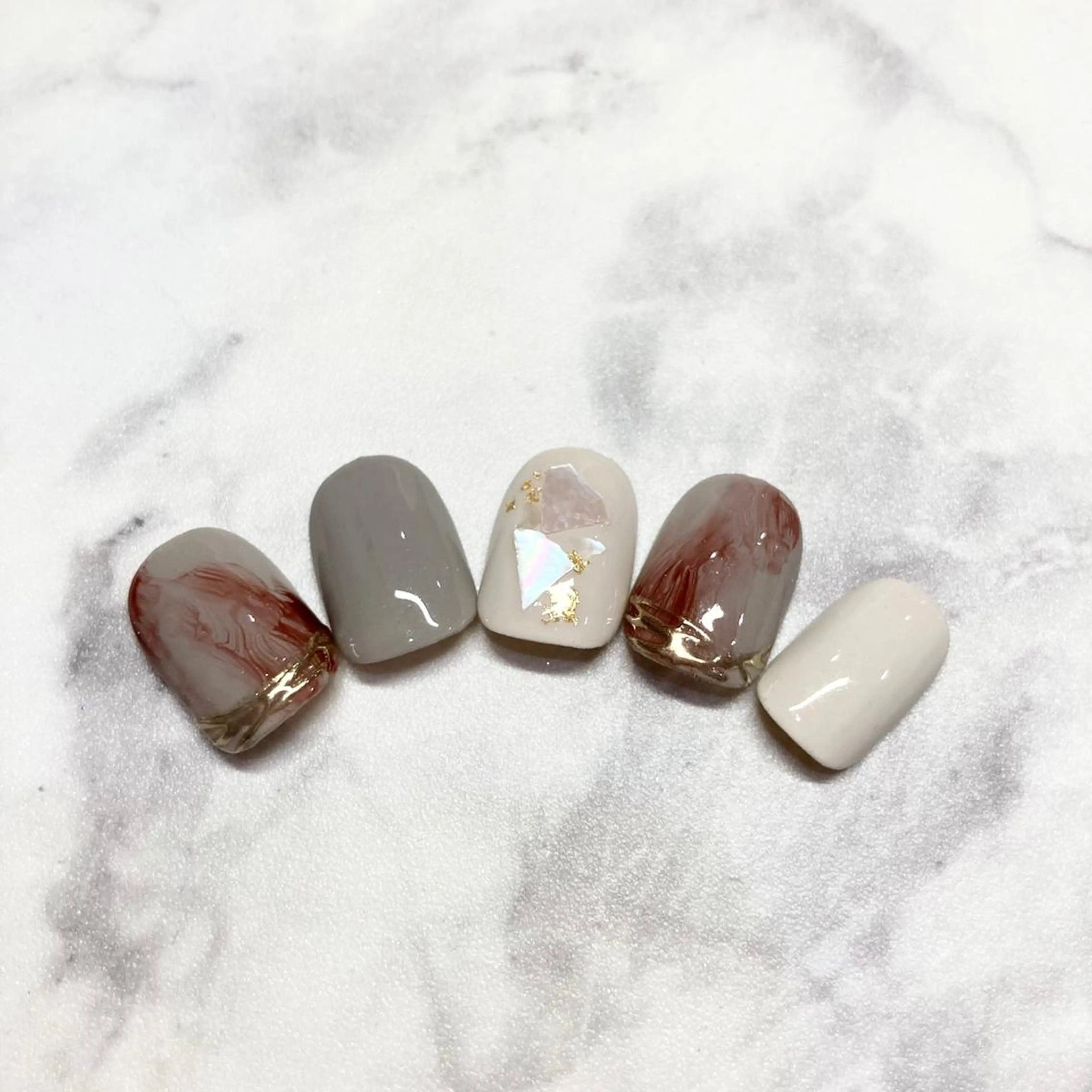 ネイル ジェルネイル ミラーネイル ニュアンスネイル パラジェル Nail&eye Belire 新宿のネイルデザイン