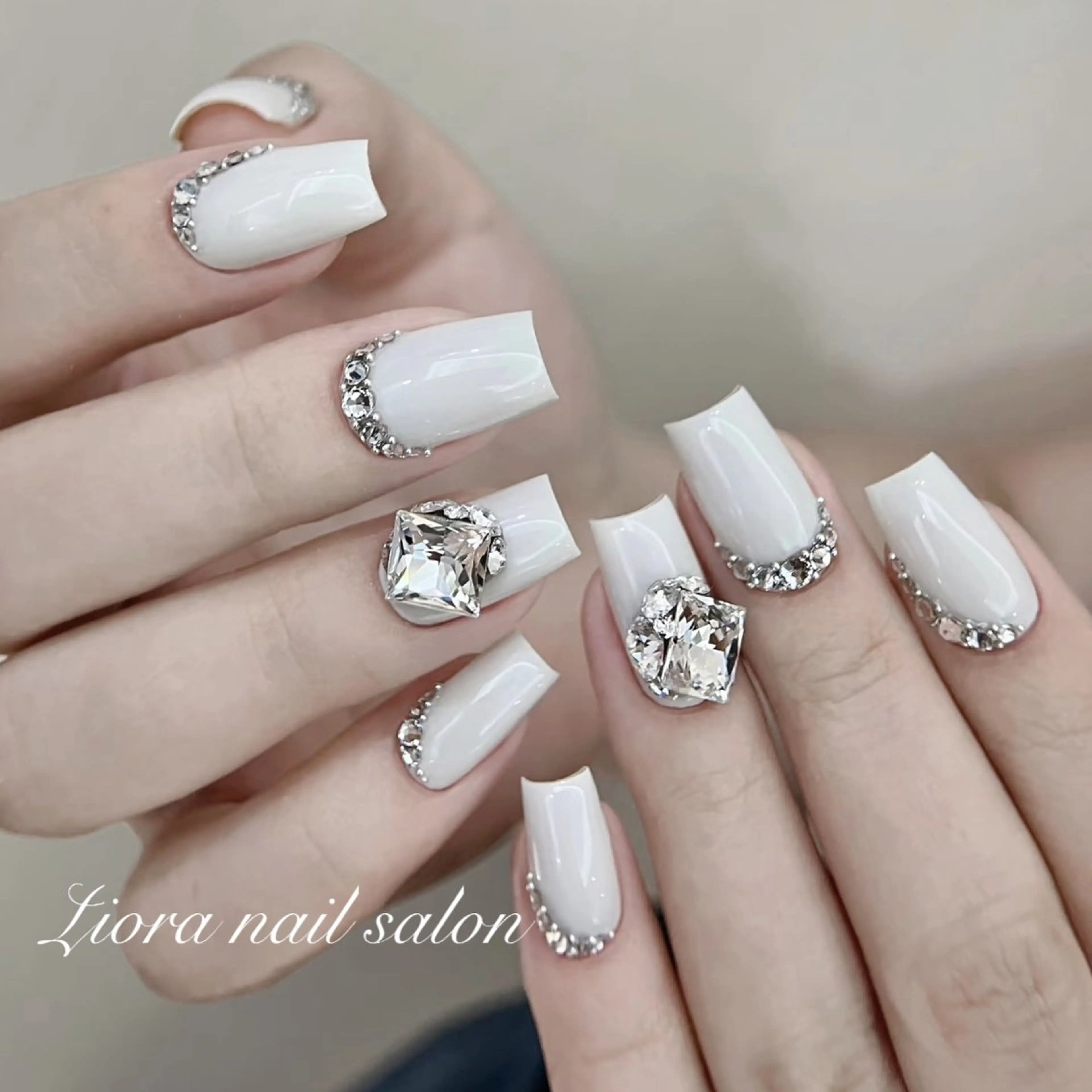 ネイル フレンチネイル ジェルネイル ガーリー グラデーション キラキラネイル ハンドネイル Liora nail スカルプ専門店のネイルデザイン