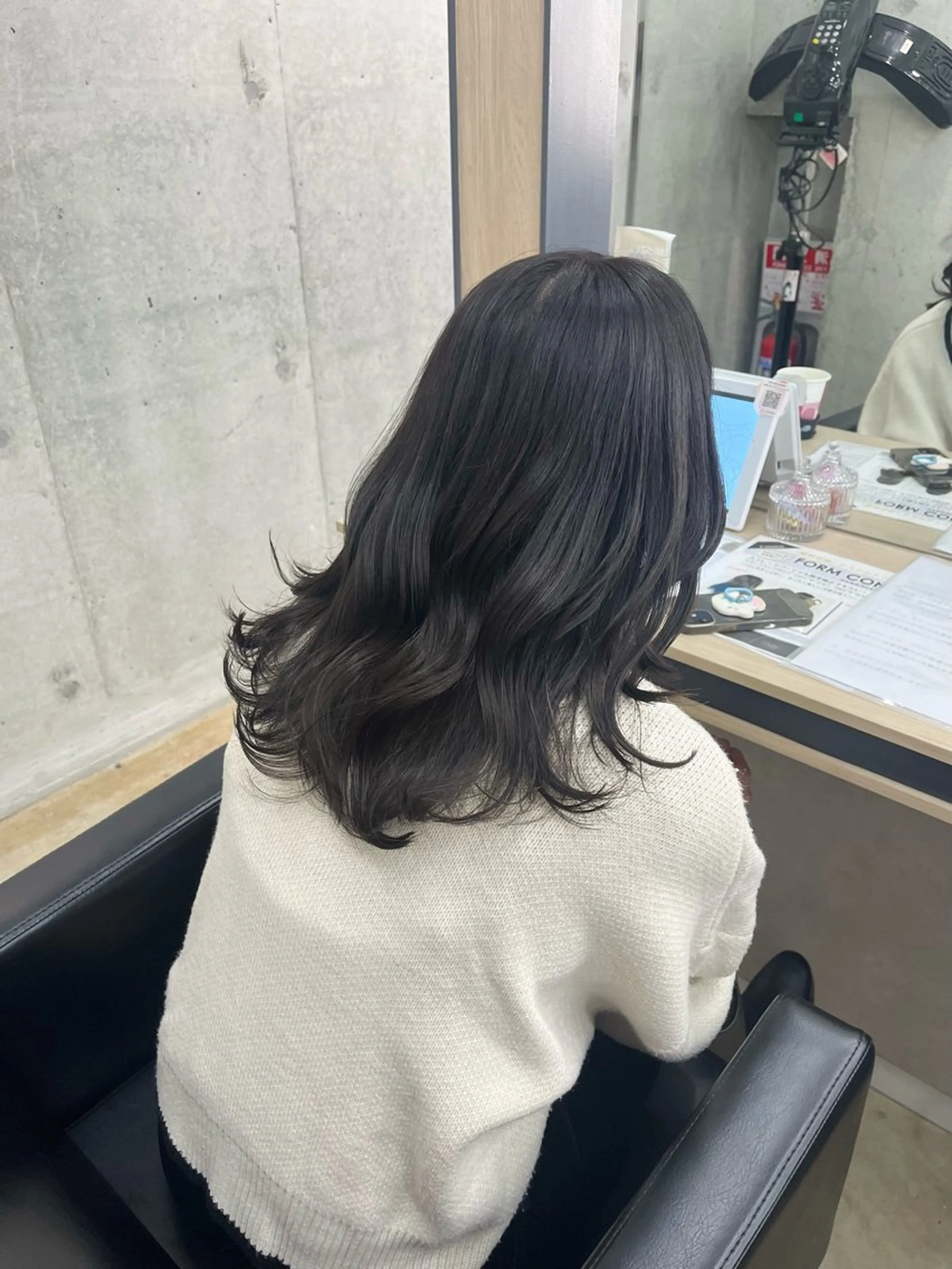 ミディアム カラー カット ヘアカラー トリートメント 🪽髪質改善矯正 🤍MIU🤍のヘアスタイル