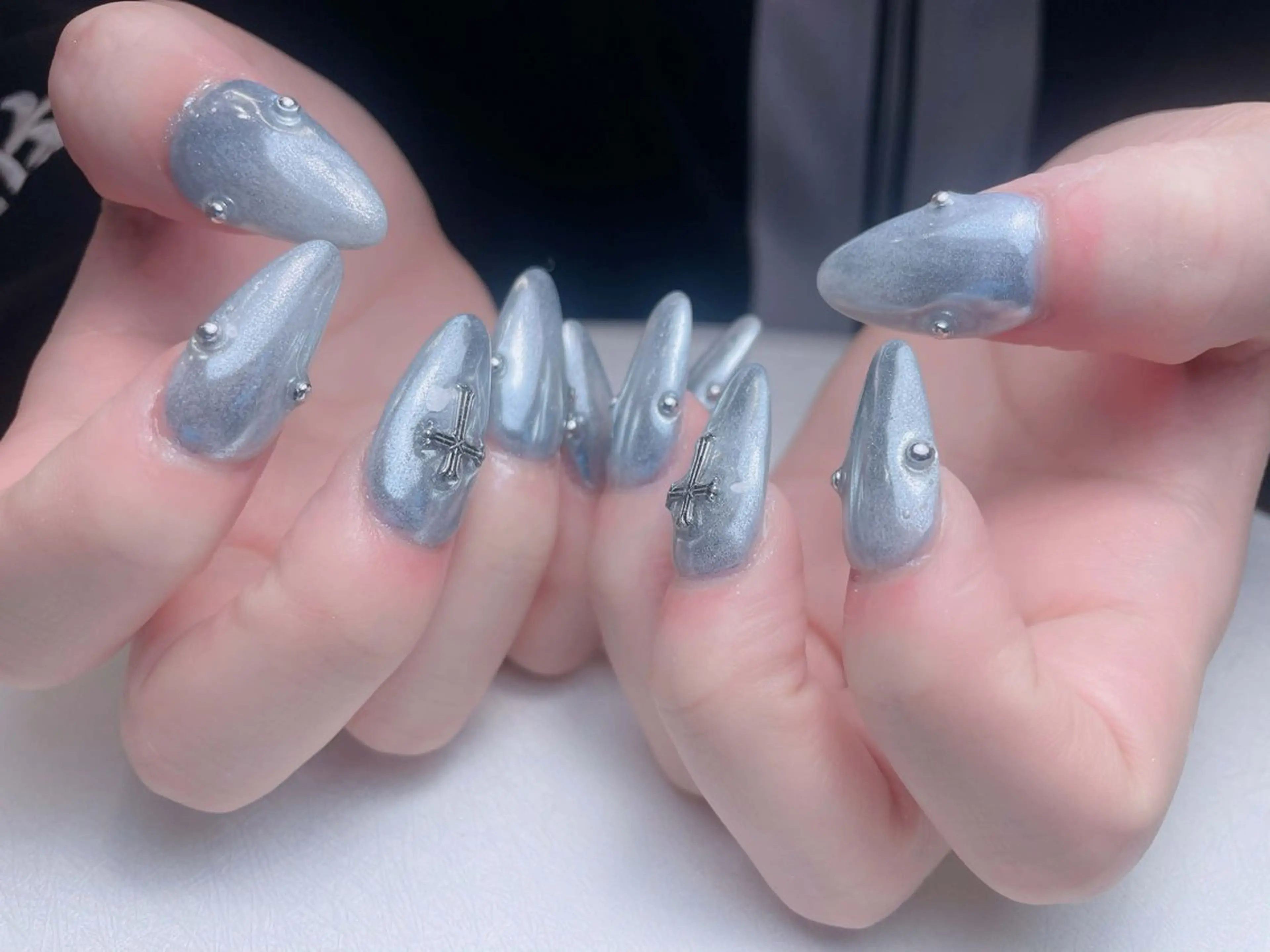 ネイル オーロラネイル フットネイル フレンチネイル ジェルネイル ガラスフレンチ ハンドネイル 中野駅から2分 MEO NAILのネイルデザイン