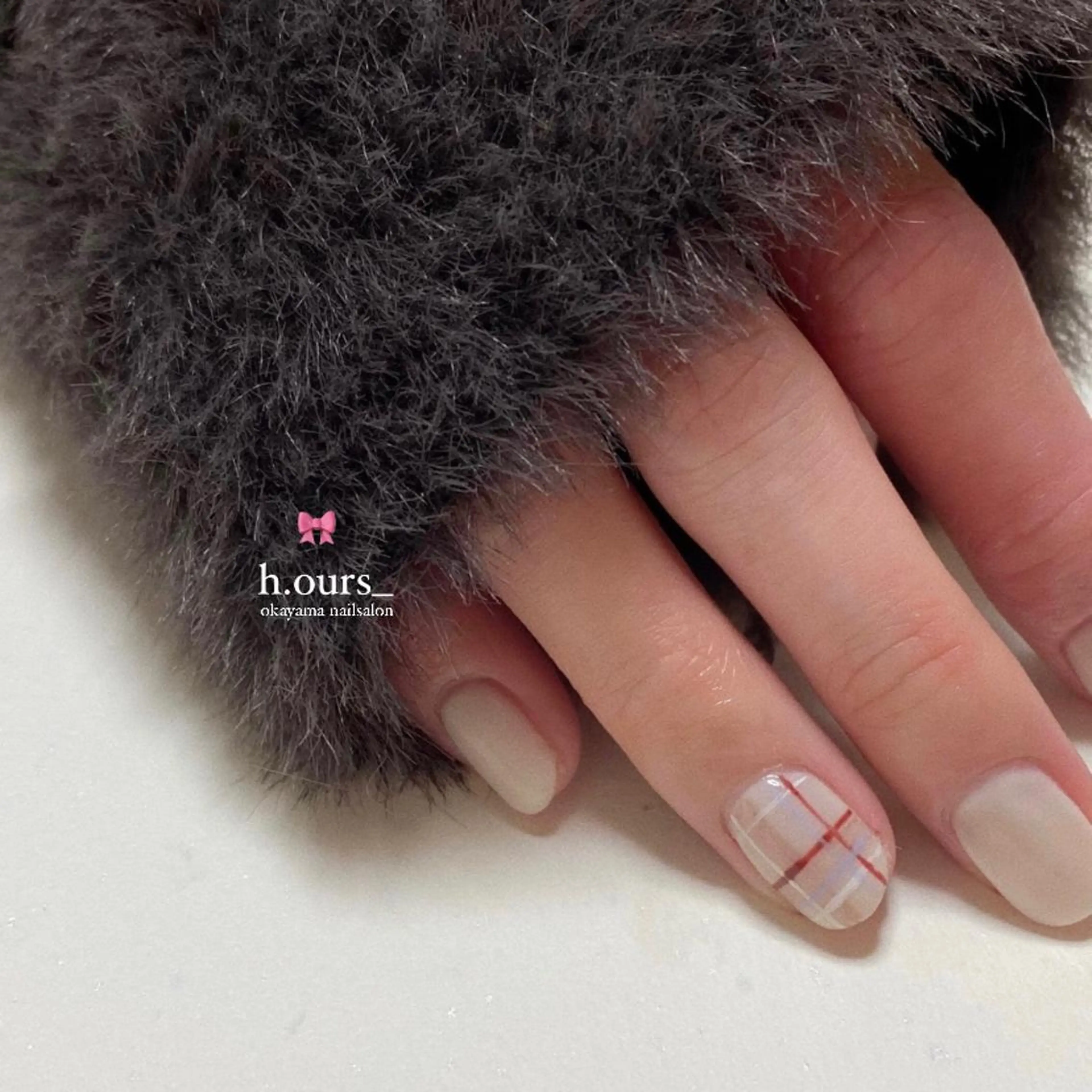 ネイル ワンカラーネイル ホワイト 冬ネイル h.ours _のネイルデザイン