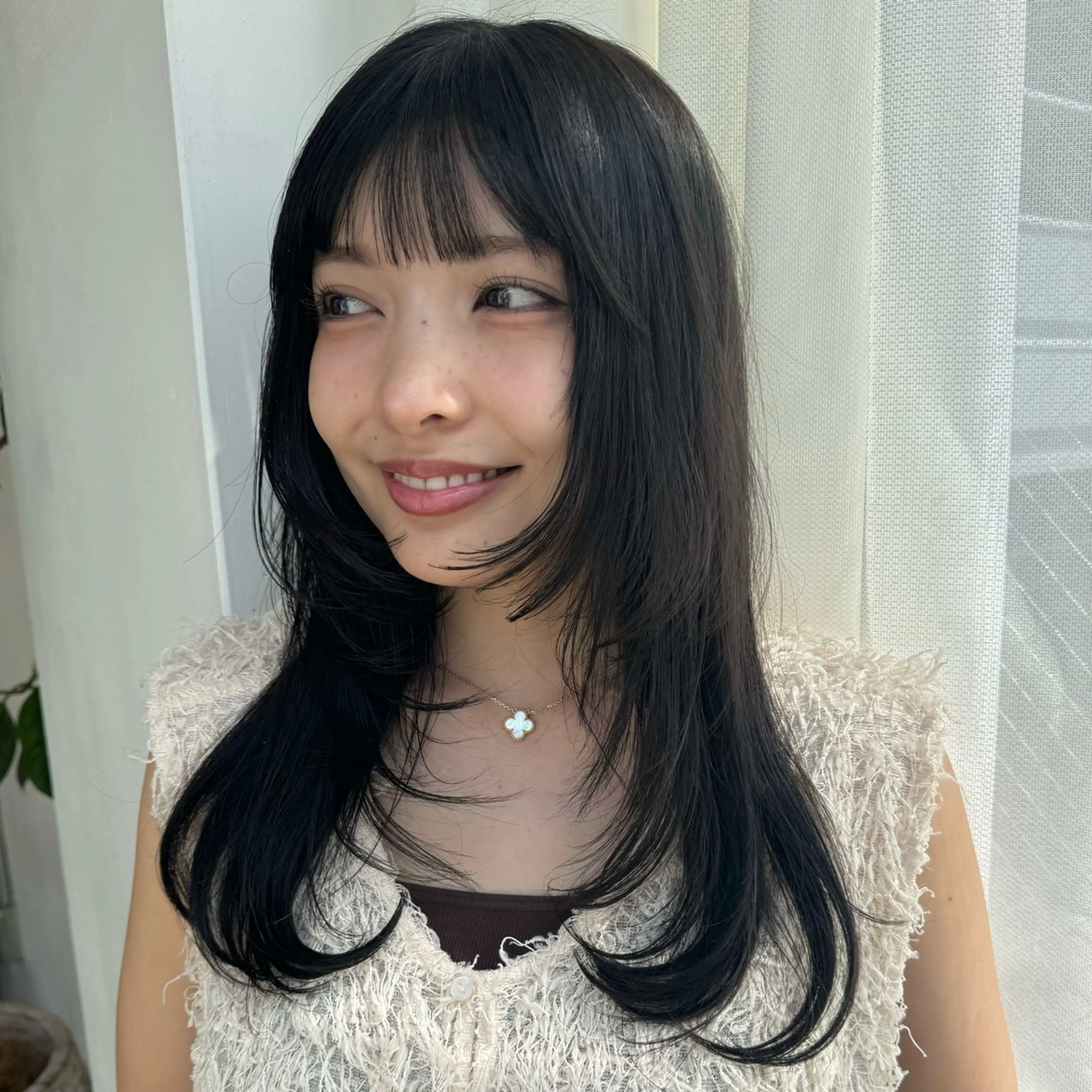 ロング レイヤーカット 《4月クーポン記 載中》小森祐希のヘアスタイル