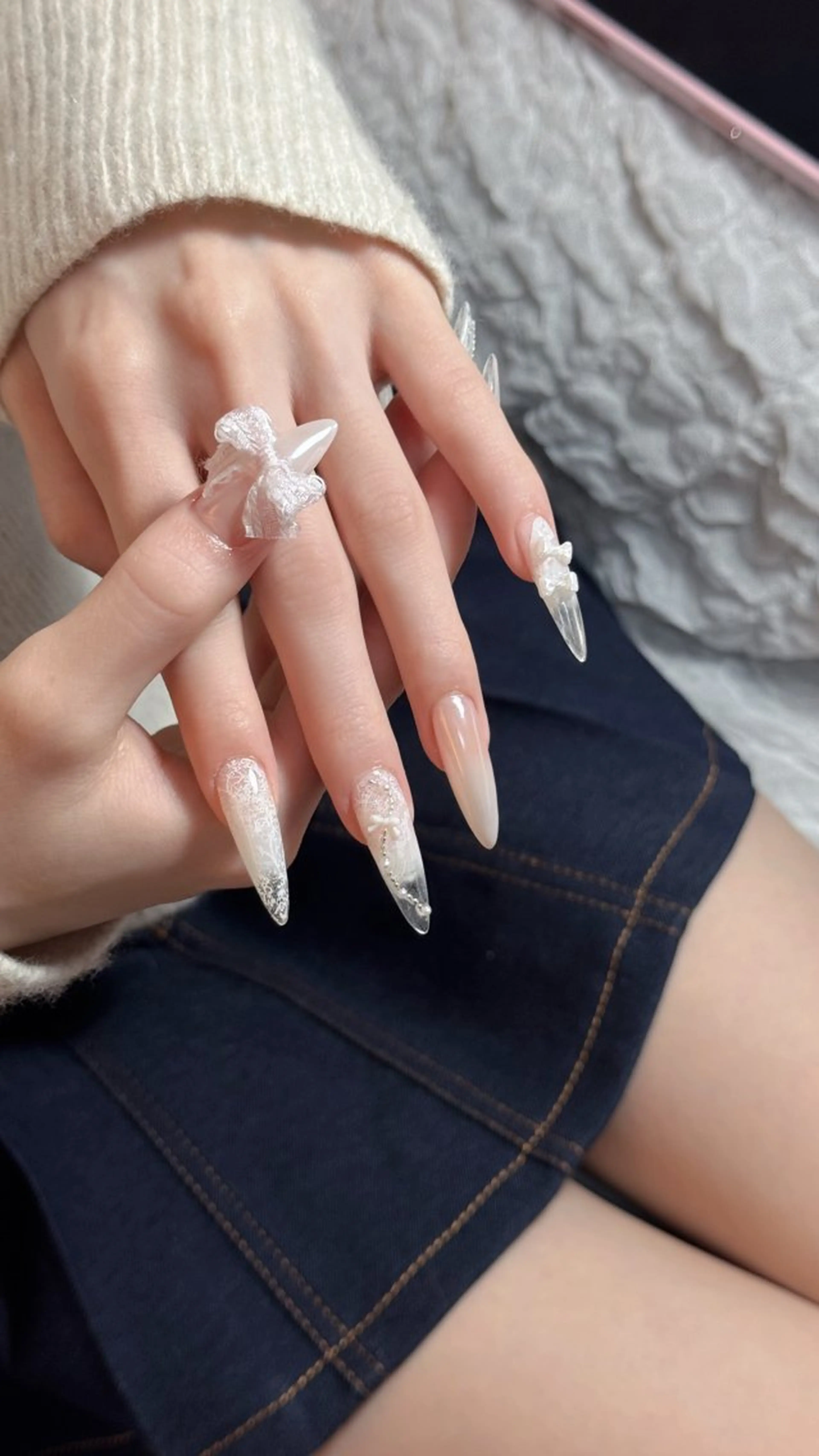 ネイル オーロラネイル レース ワンホンネイル nailsalon ChuColaのネイルデザイン