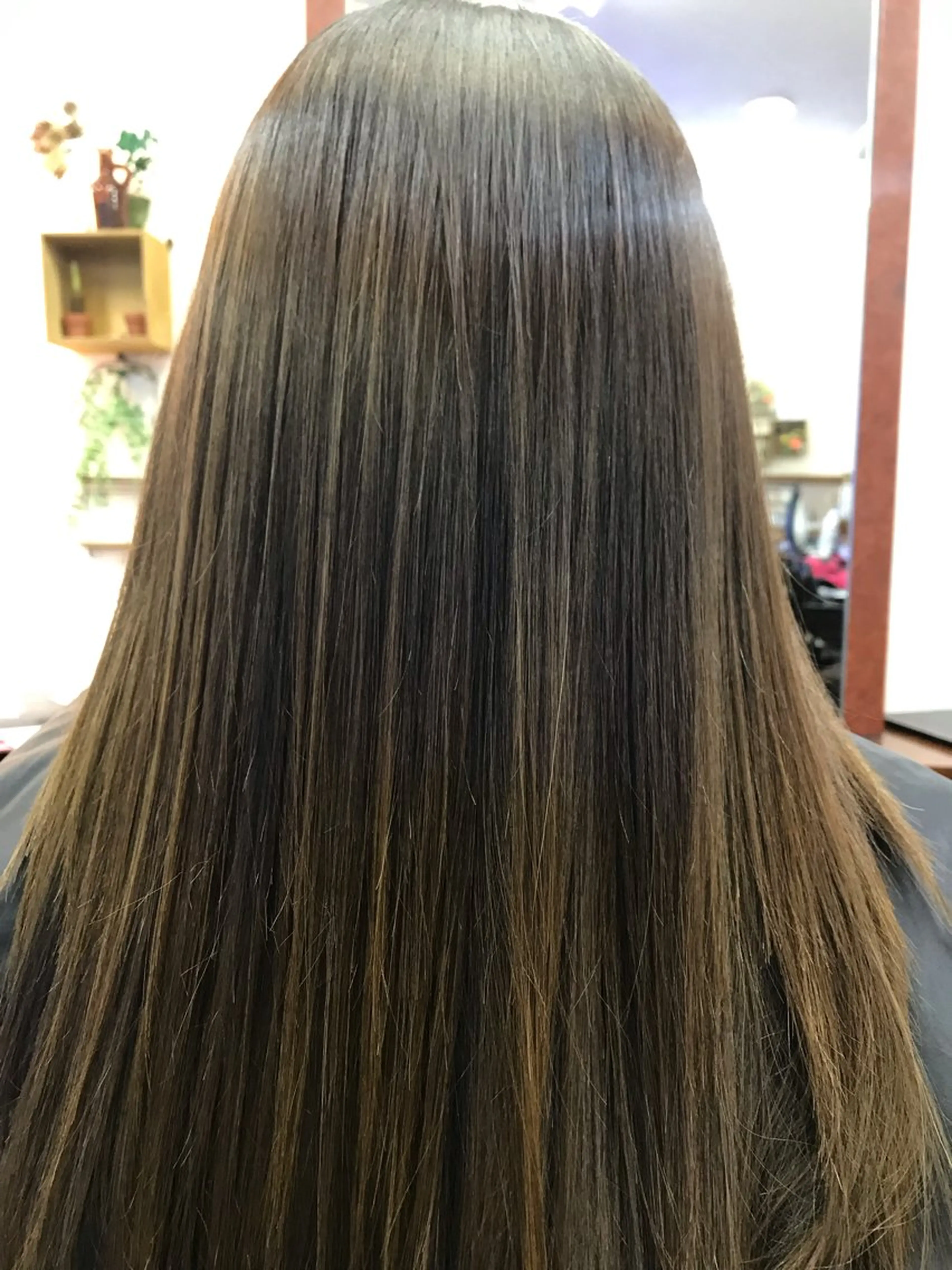 セミロング パーマ 桧山 真のヘアスタイル