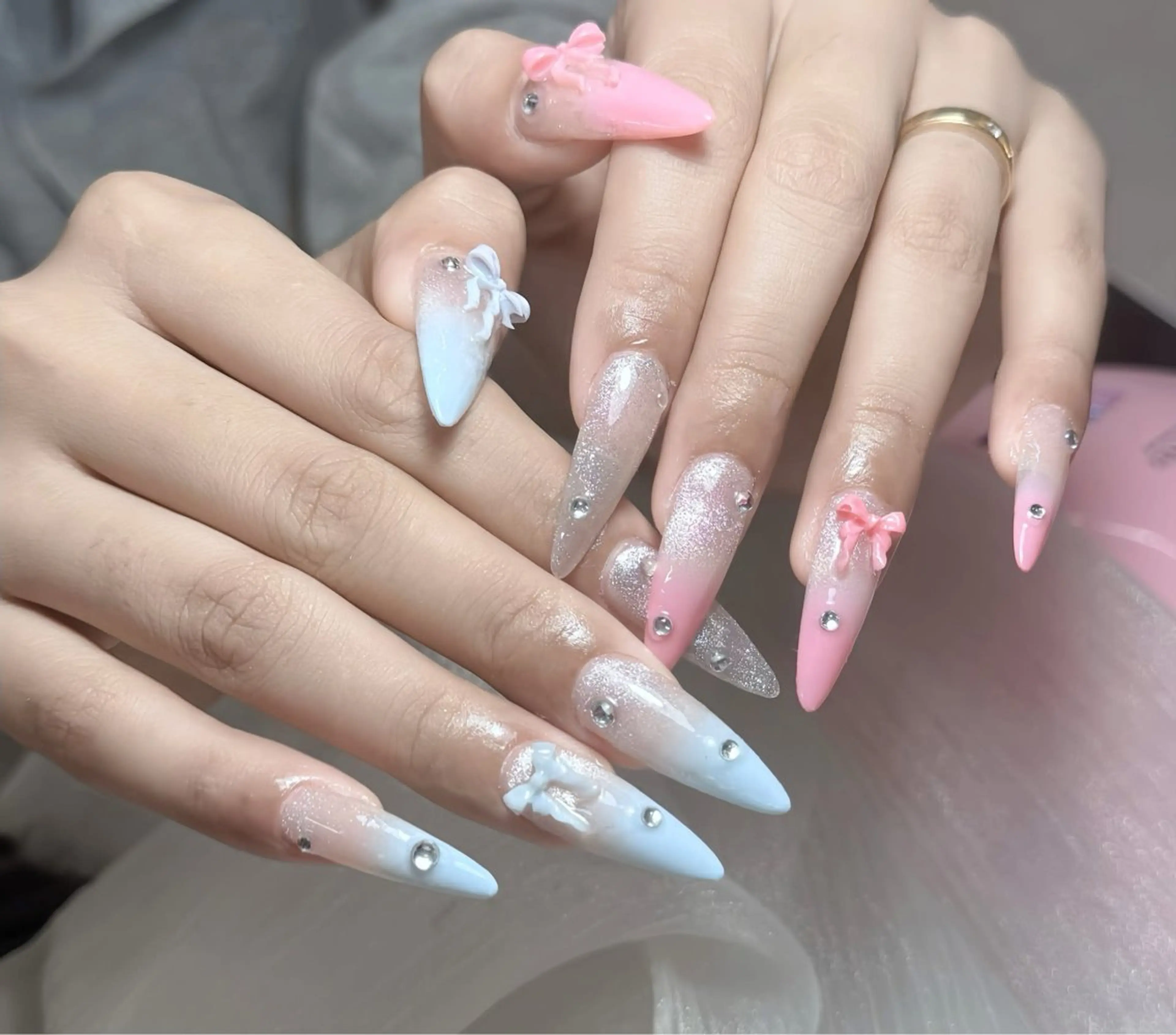 ネイル チークネイル フレンチネイル グラデーション キラキラネイル 韓国ネイル ハンドネイル Minette nailHuongのネイルデザイン