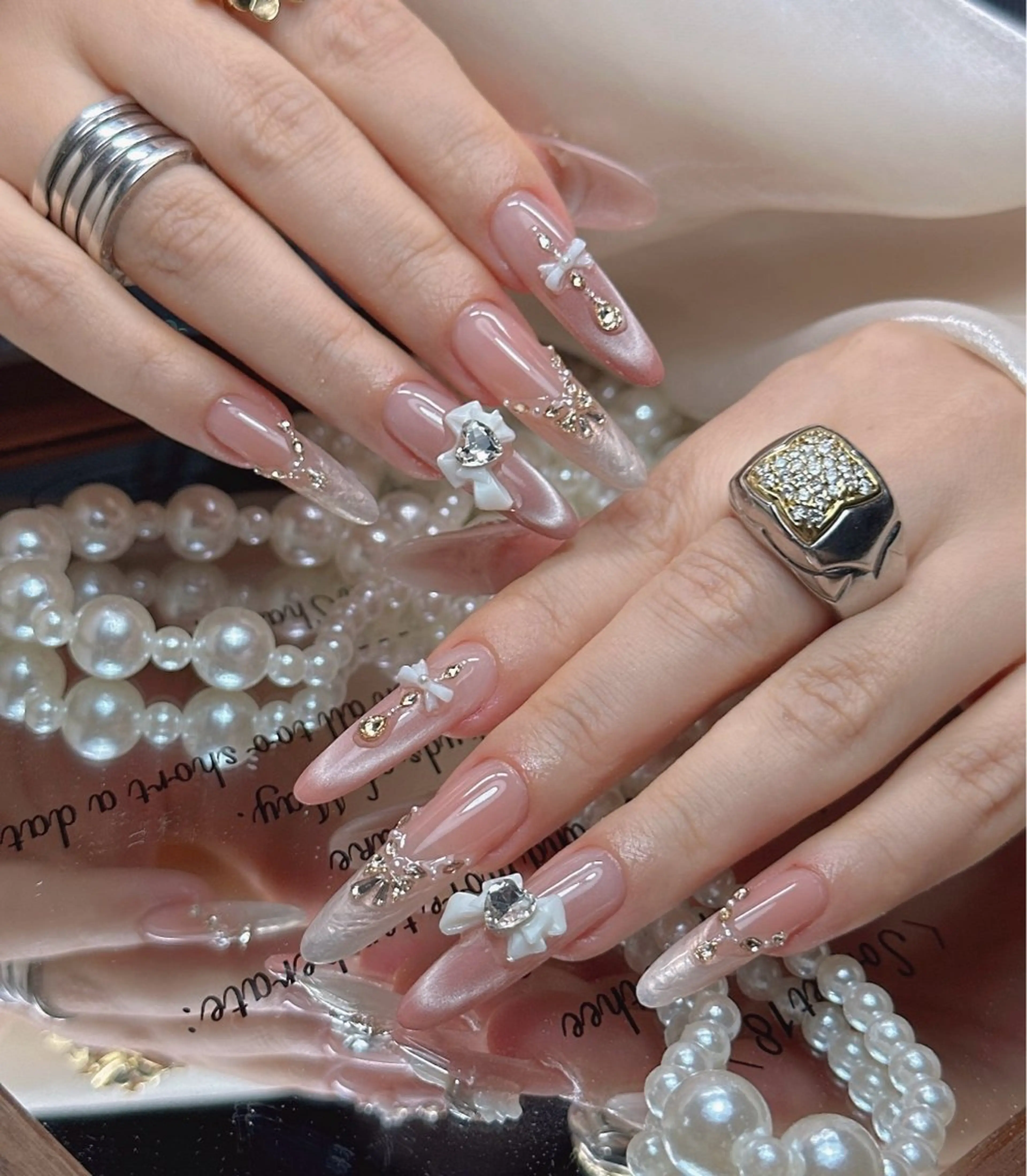 ネイル オーロラネイル べっ甲ネイル チークネイル 成人式 長さ出し ハンドネイル ハンドケア For you. Nail Salonのネイルデザイン