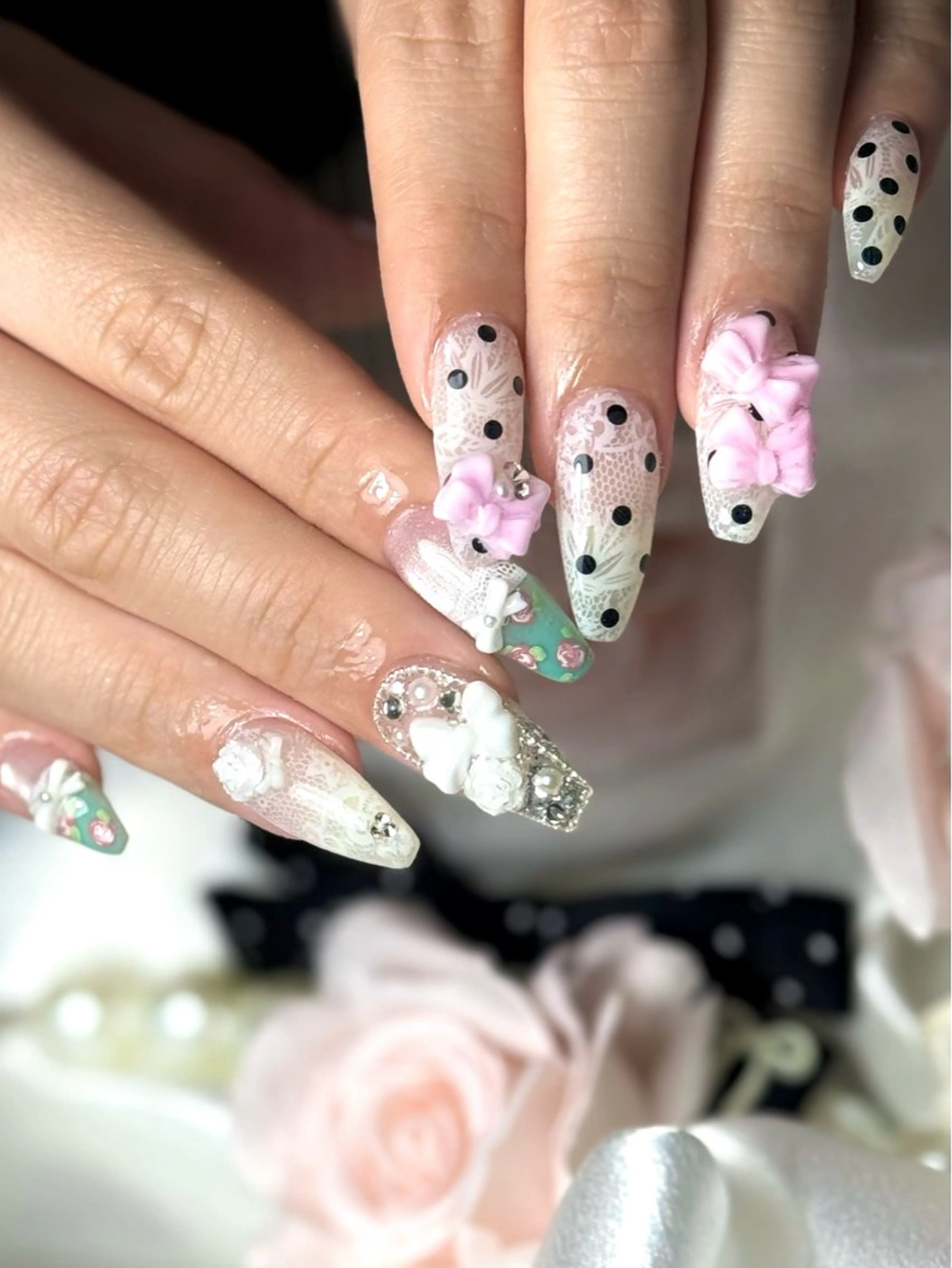 ネイル ハンドネイル ルシイ🎀新宿長さ 出しパーツ専門店のネイルデザイン