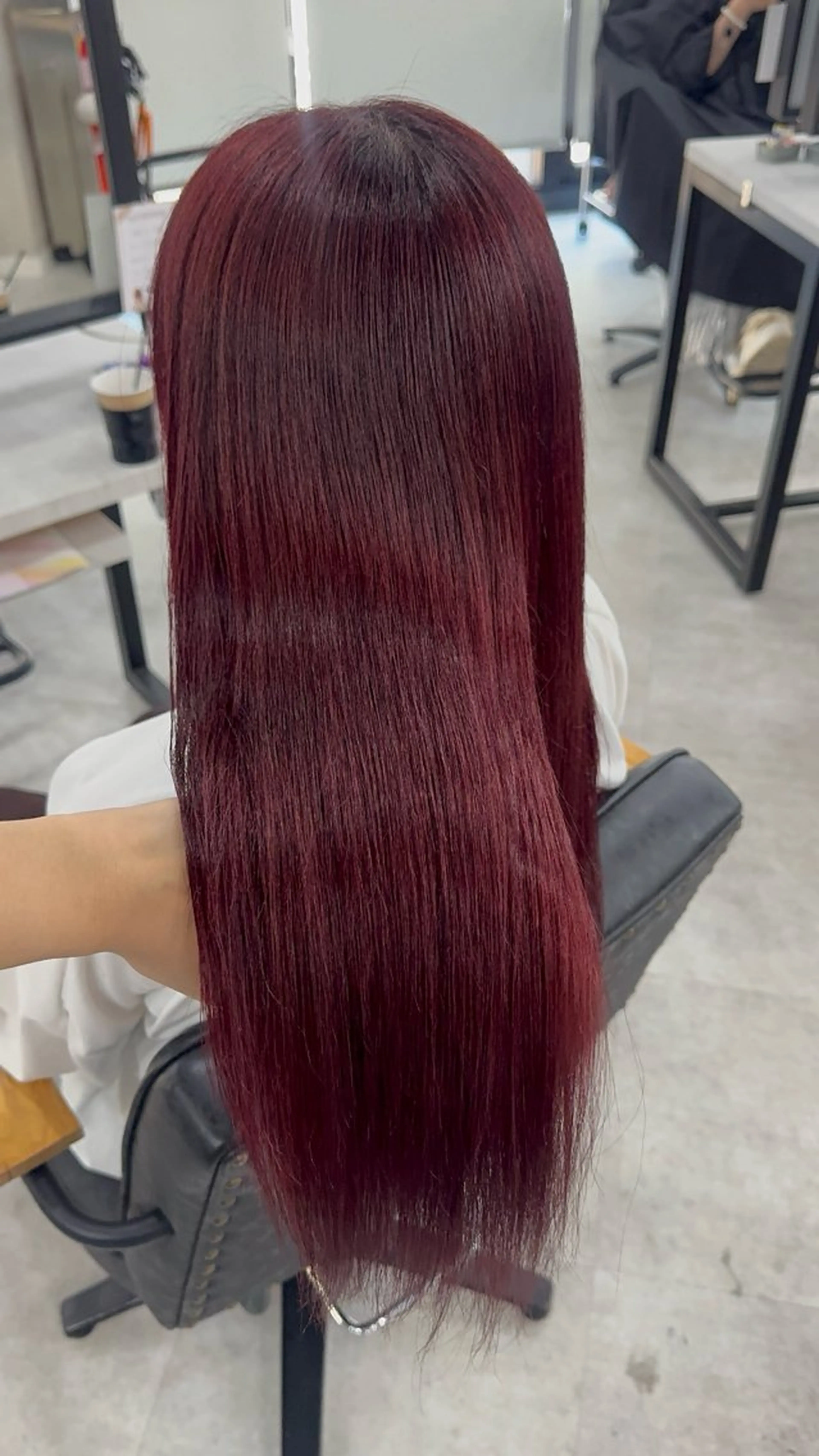 ロング カラー アッシュ アッシュブラウン ベージュカラー 黒髪 ブリーチ カット ヘアカラー トリートメント 赤み無し柔らかカラー 【梅田】madokaのヘアスタイル