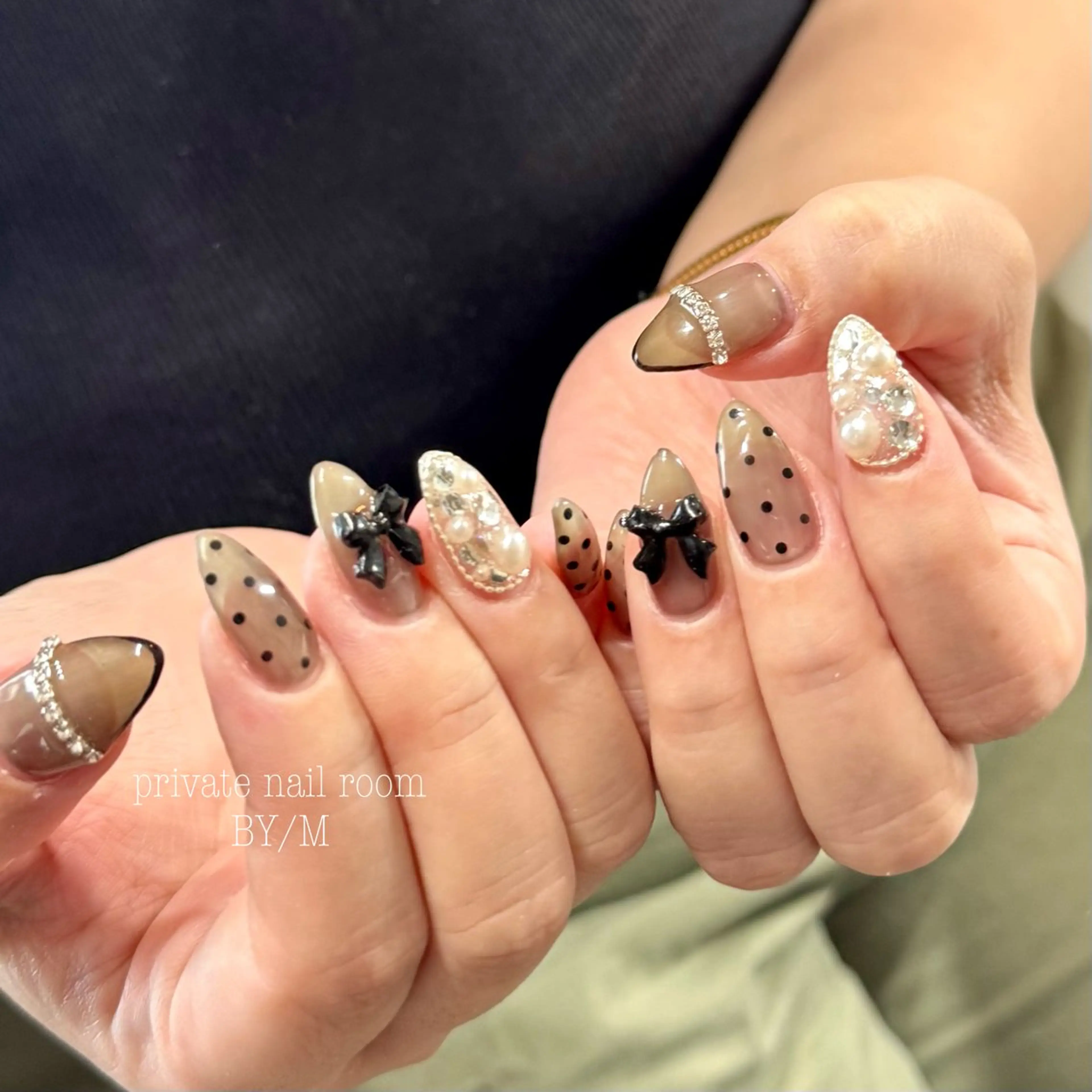 ネイル ドット 持ち込み リボン ハンドネイル BY / Mのネイルデザイン