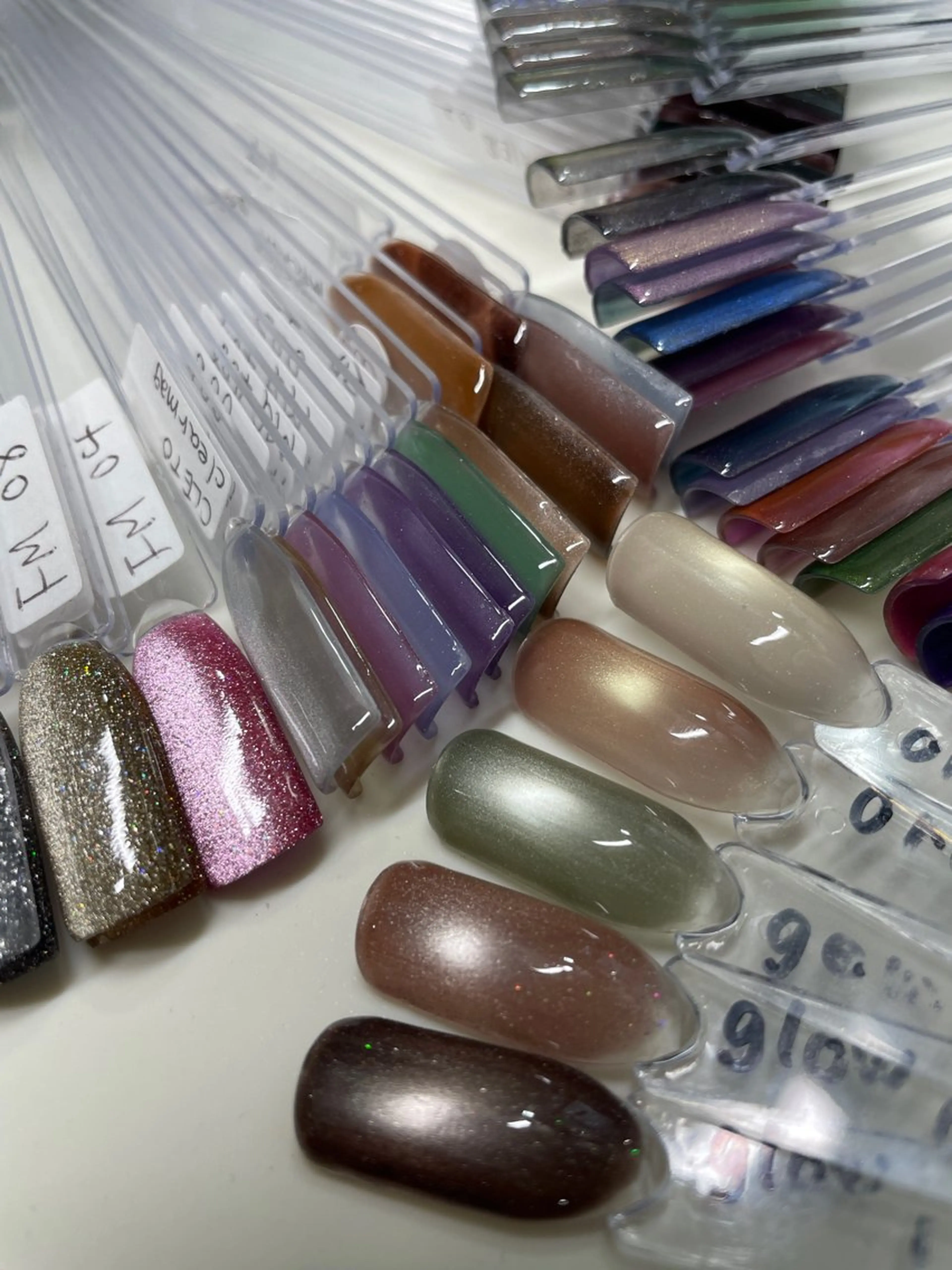 ネイル ジェルネイル マグネットネイル ハンドネイル +Complete（プラスコンプリート）所属・プラスコンプリート 都立大学の眉毛・アイブロウイメージ