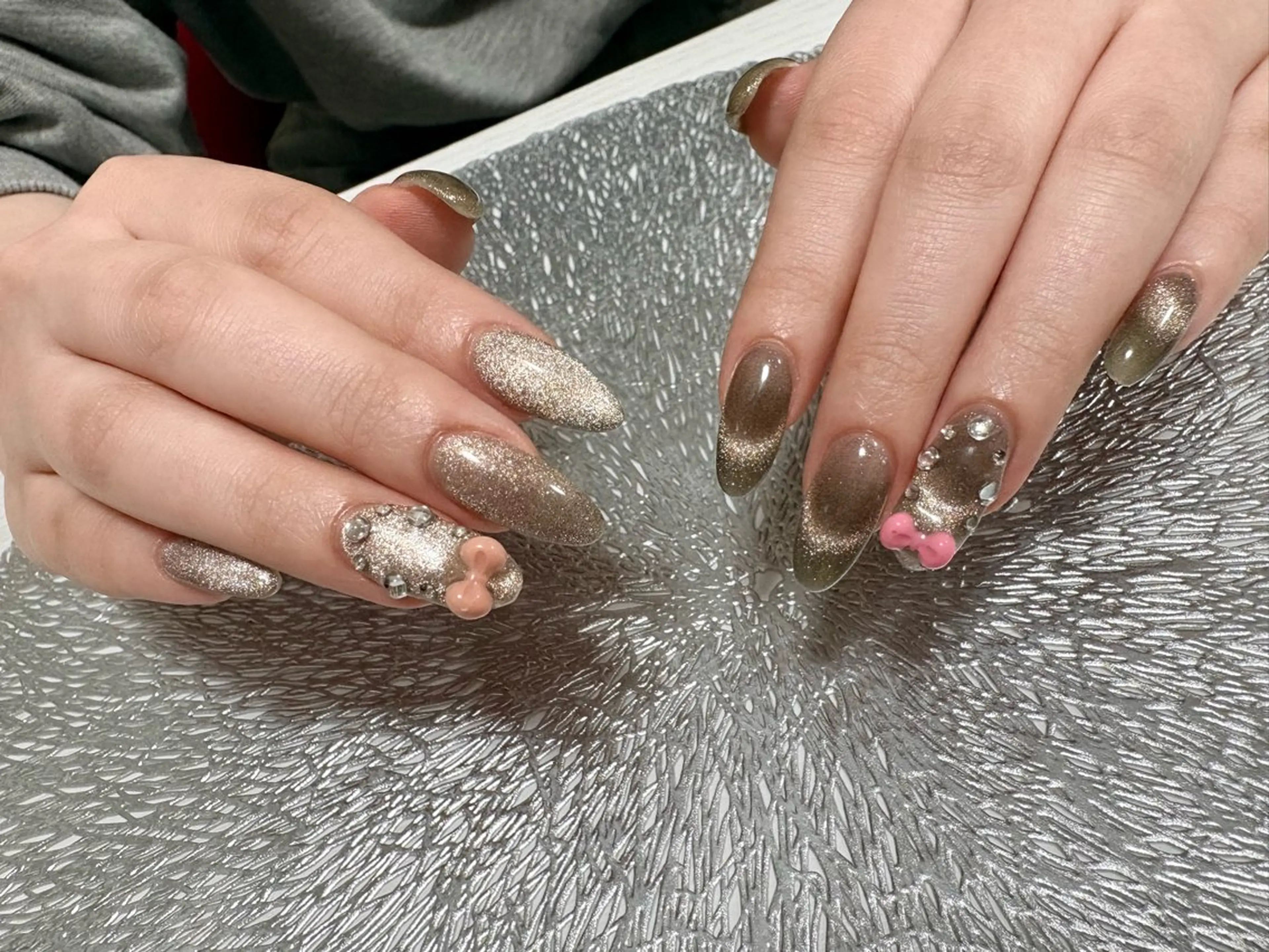 ネイル アートネイル フットネイル ジェルネイル ラメ(グリッター) マグネットネイル ハンドネイル ハンドケア ♡Bivi♡自爪に 優しいネイルサロンのネイルデザイン