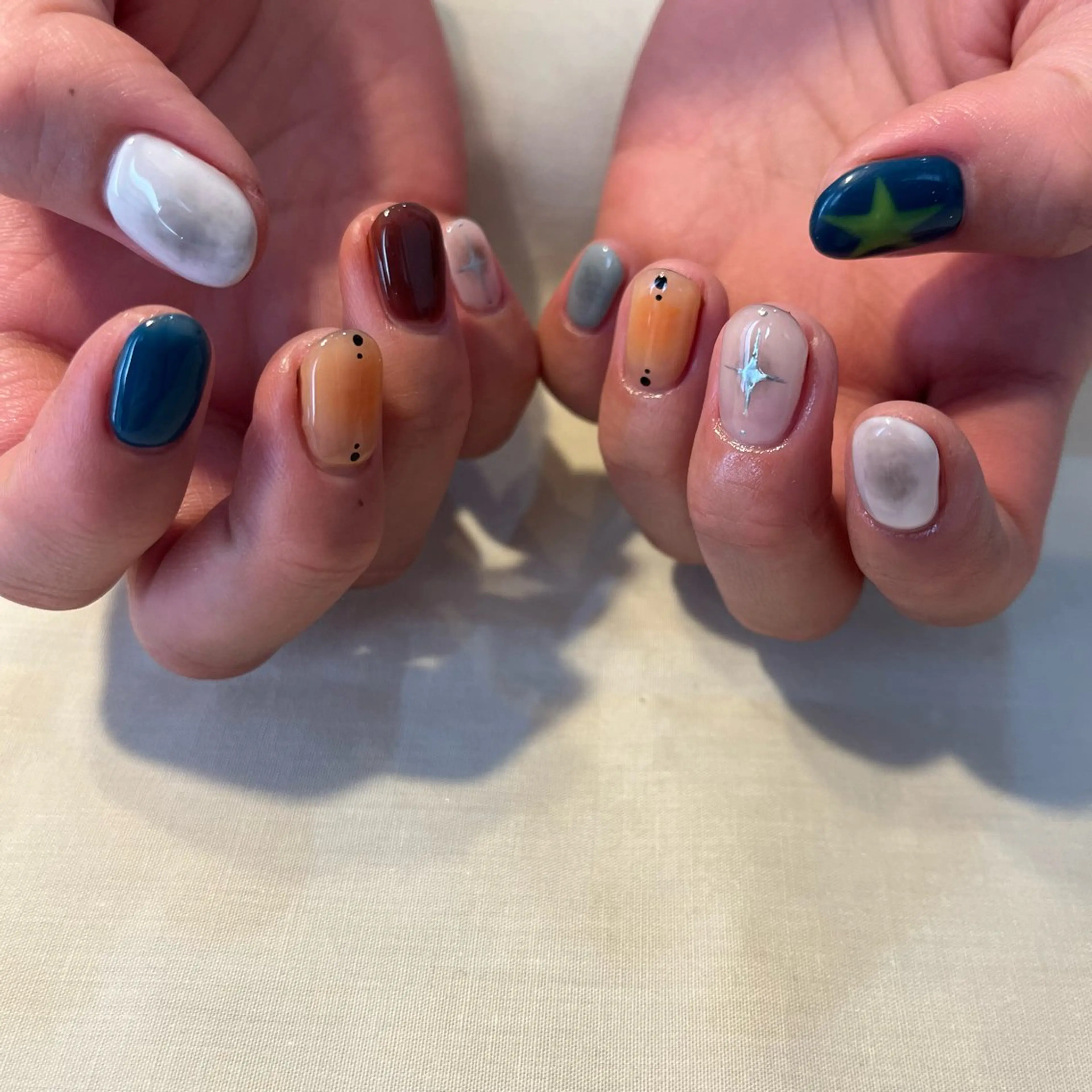 ネイル ハンドネイル 岩本 杏のネイルデザイン